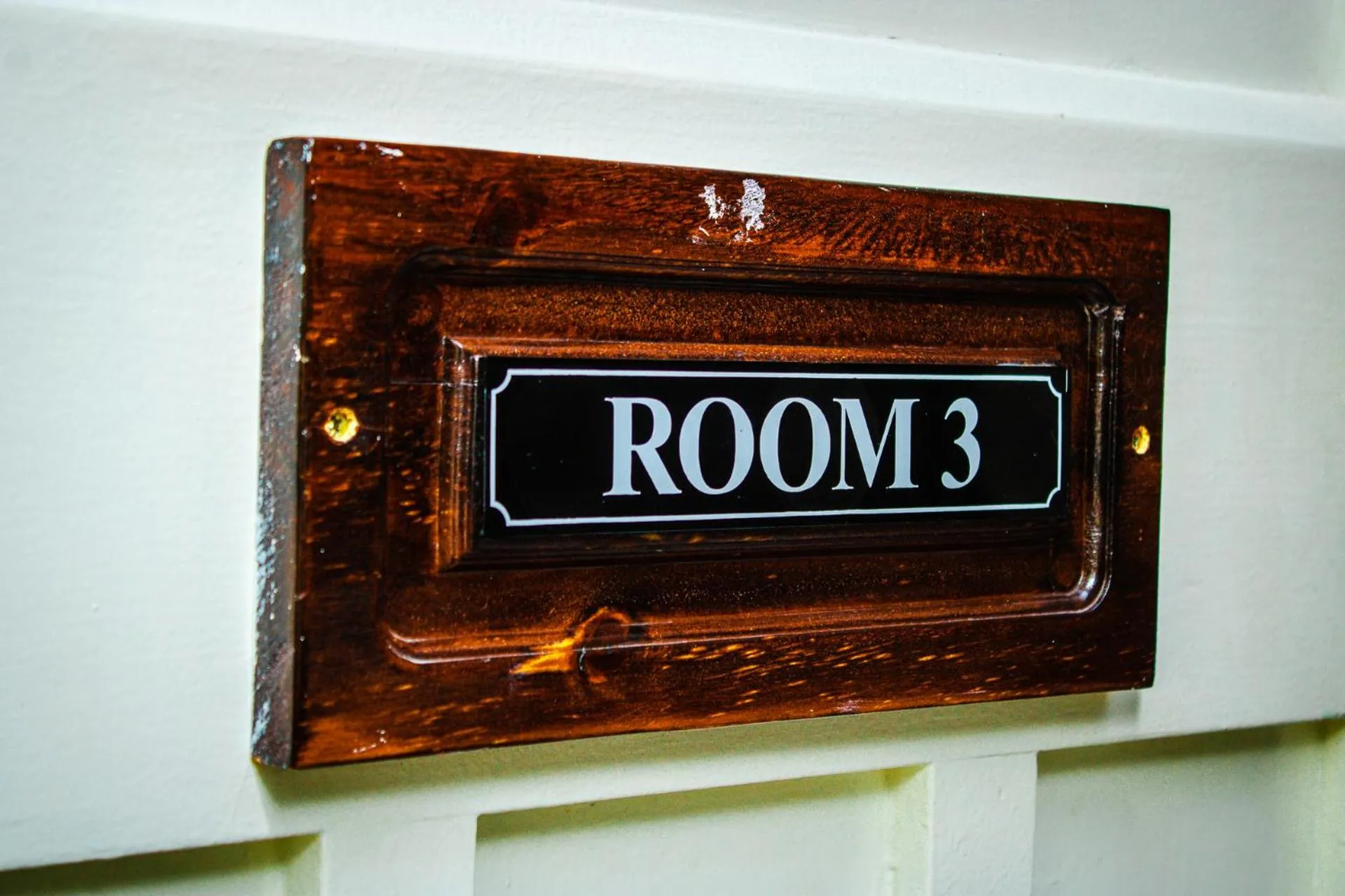 New England Guest House by Ilawu