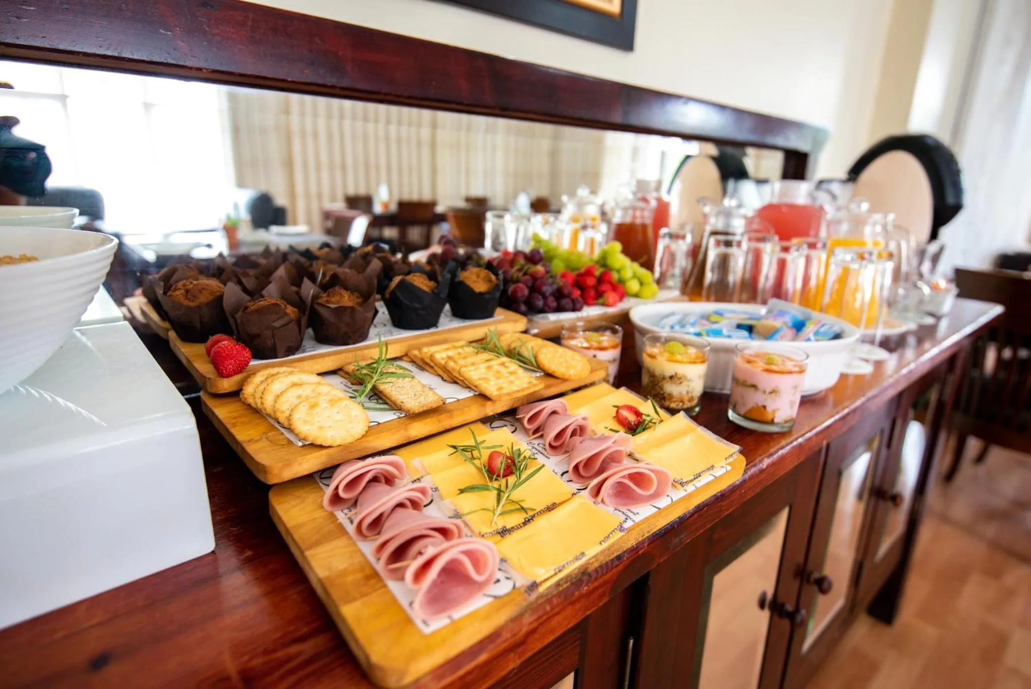 Food and drinks in New England Guest House by Ilawu