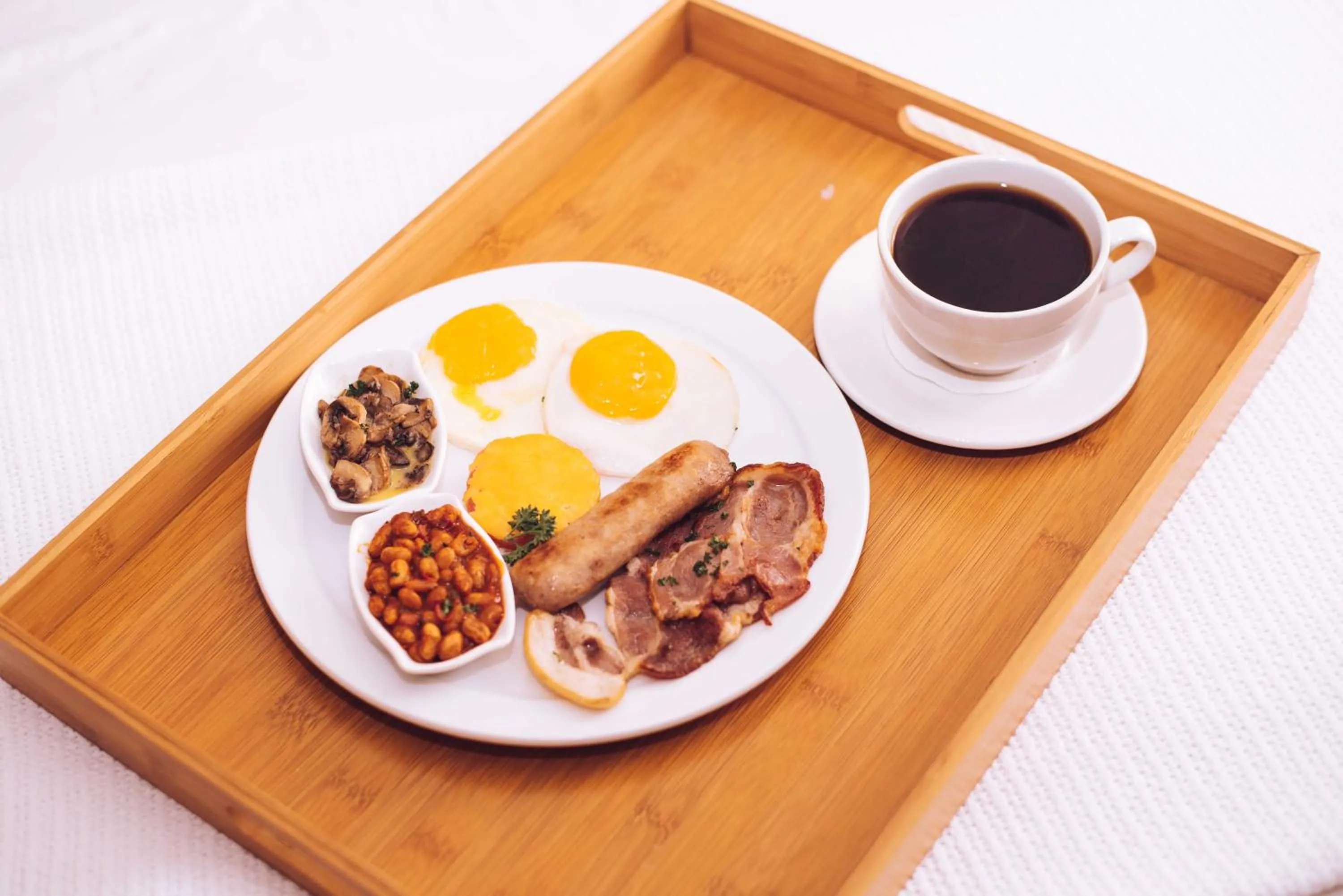 Breakfast in New England Guest House by Ilawu