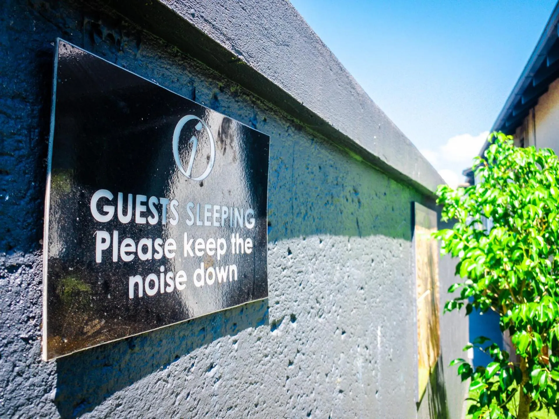 New England Guest House by Ilawu