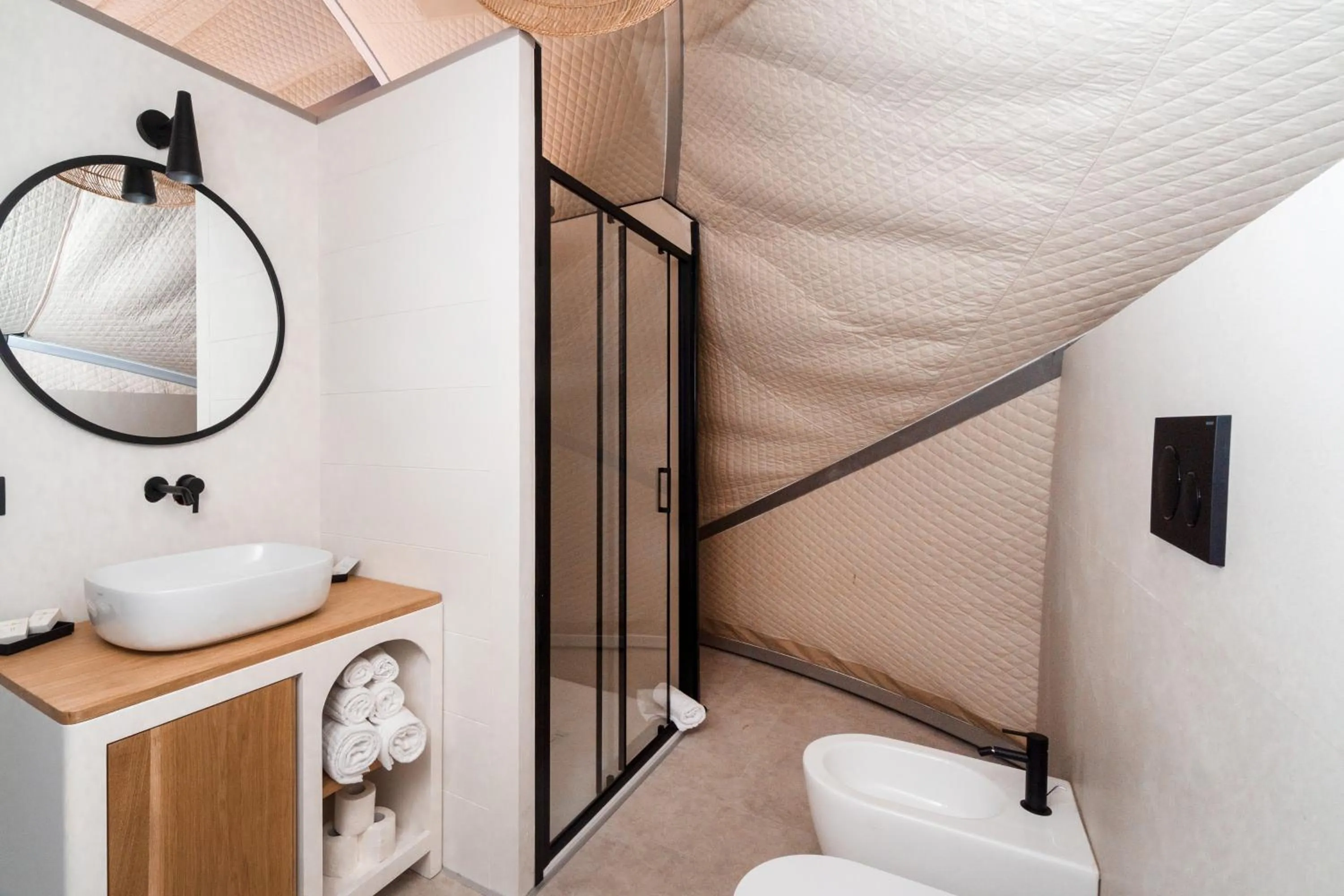 Toilet in Hotel Glamping Borgo di Campagna