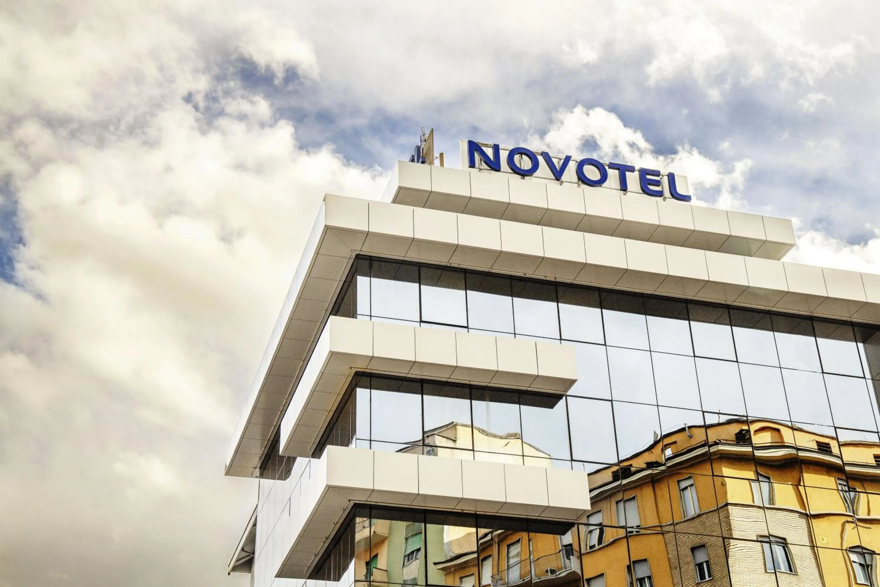 Facade/entrance in Novotel Parma Centro