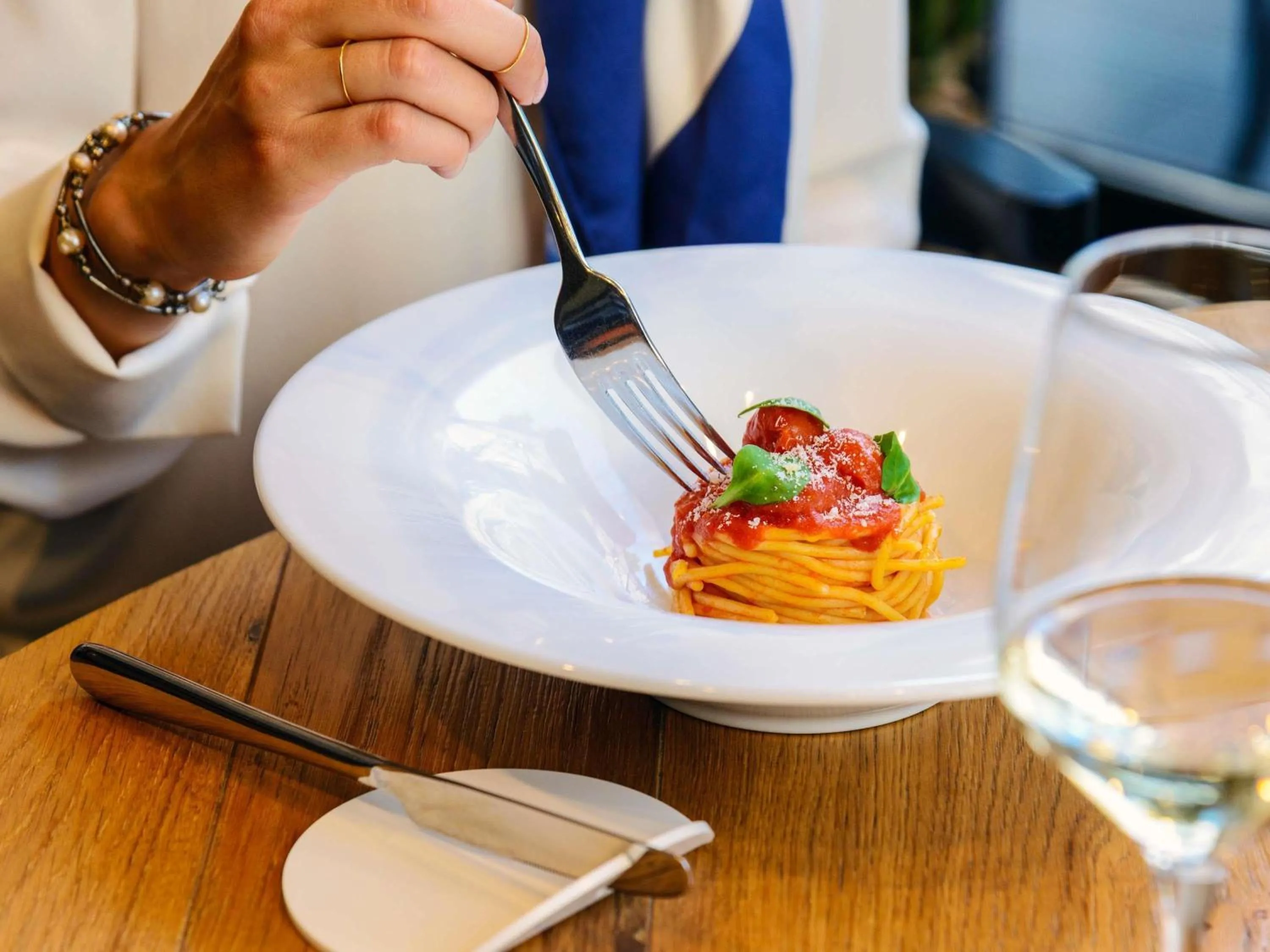 Restaurant/places to eat in Novotel Parma Centro