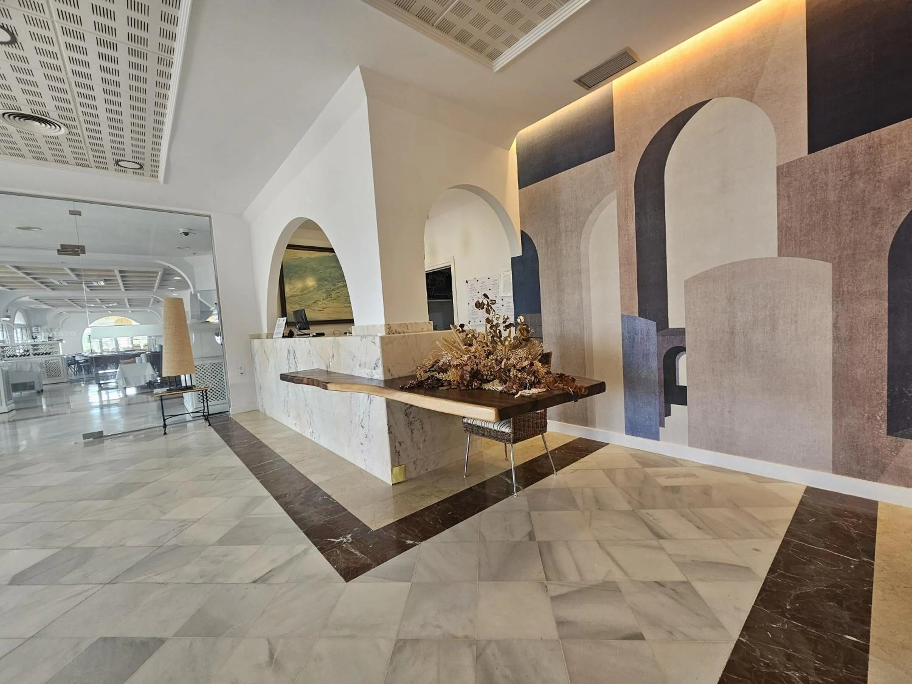 Property building in Hotel Puntazo II