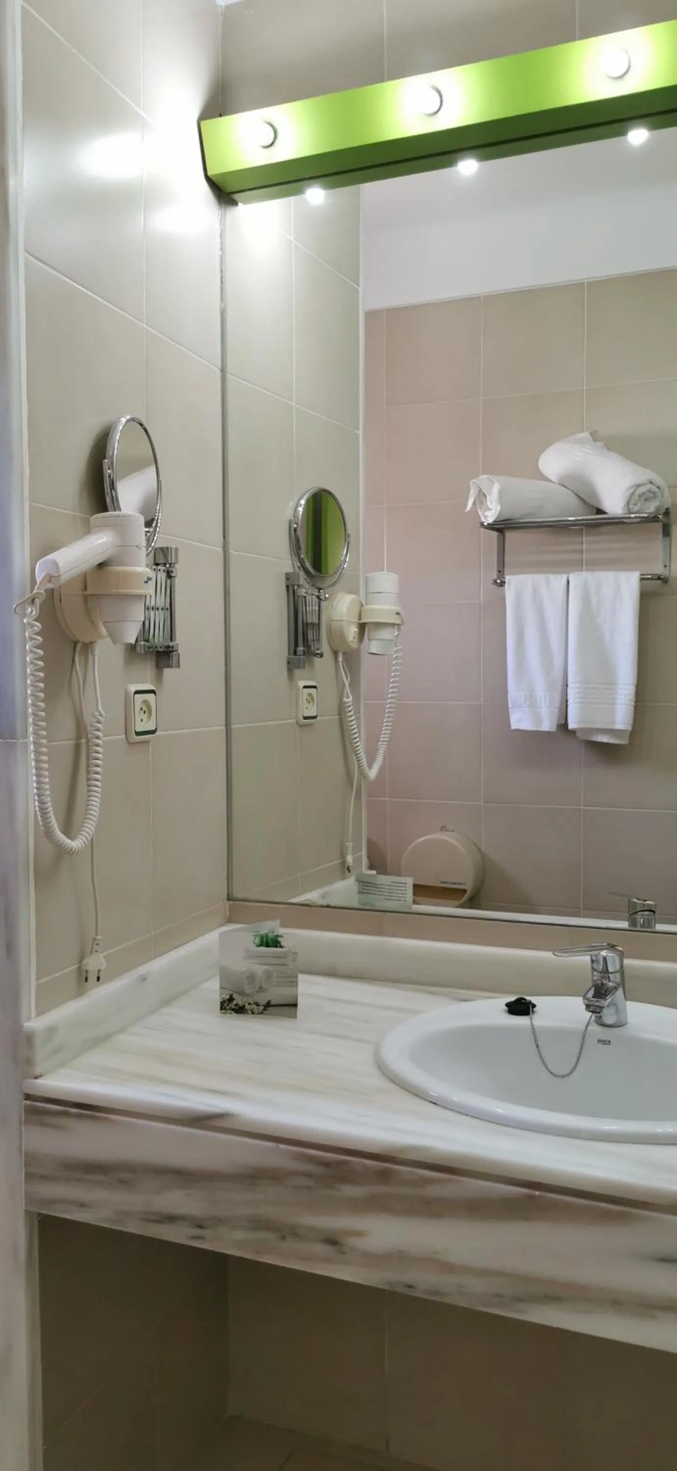 Bathroom in Hotel Puntazo II