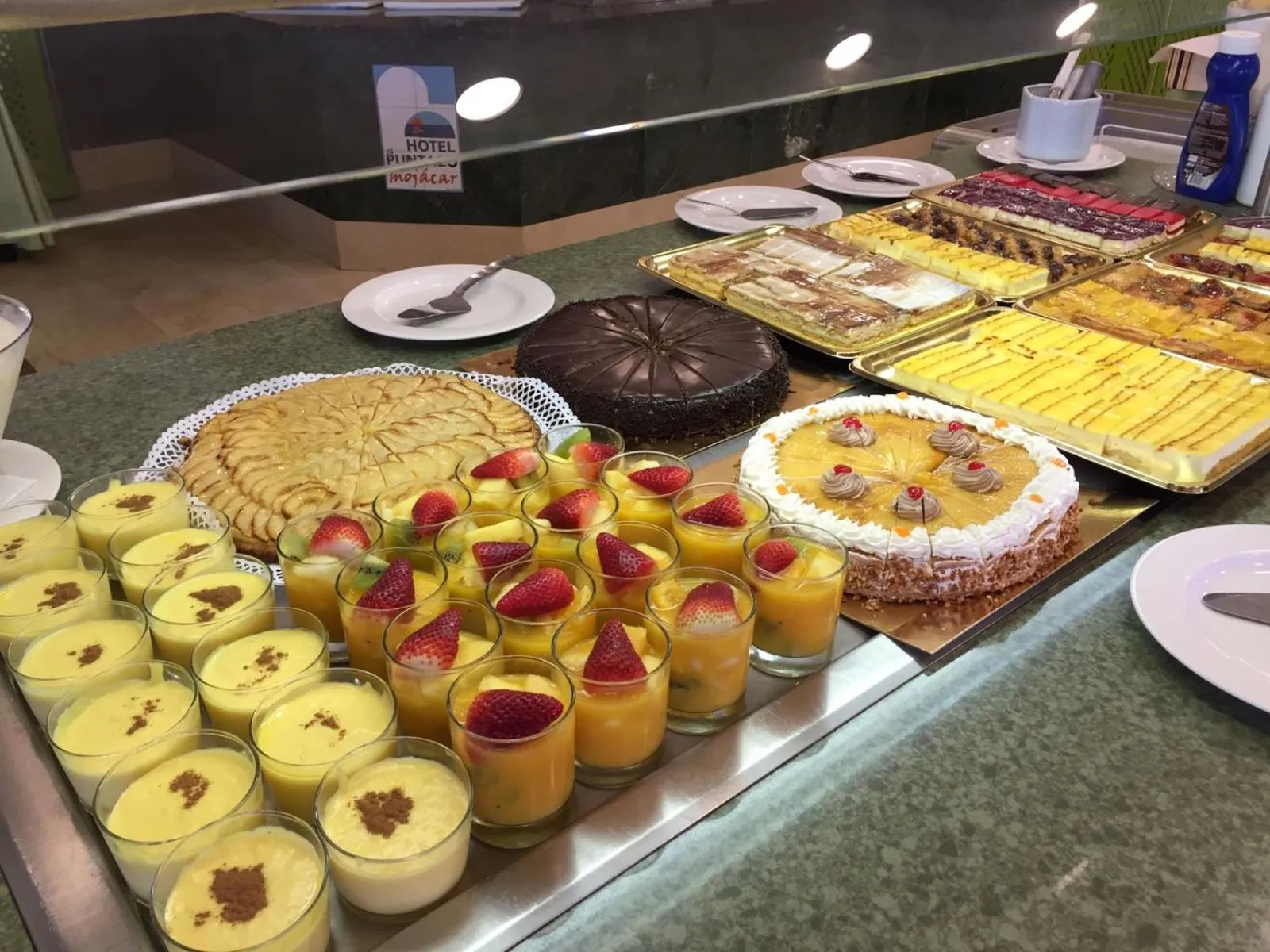 Restaurant/places to eat in Hotel Puntazo II