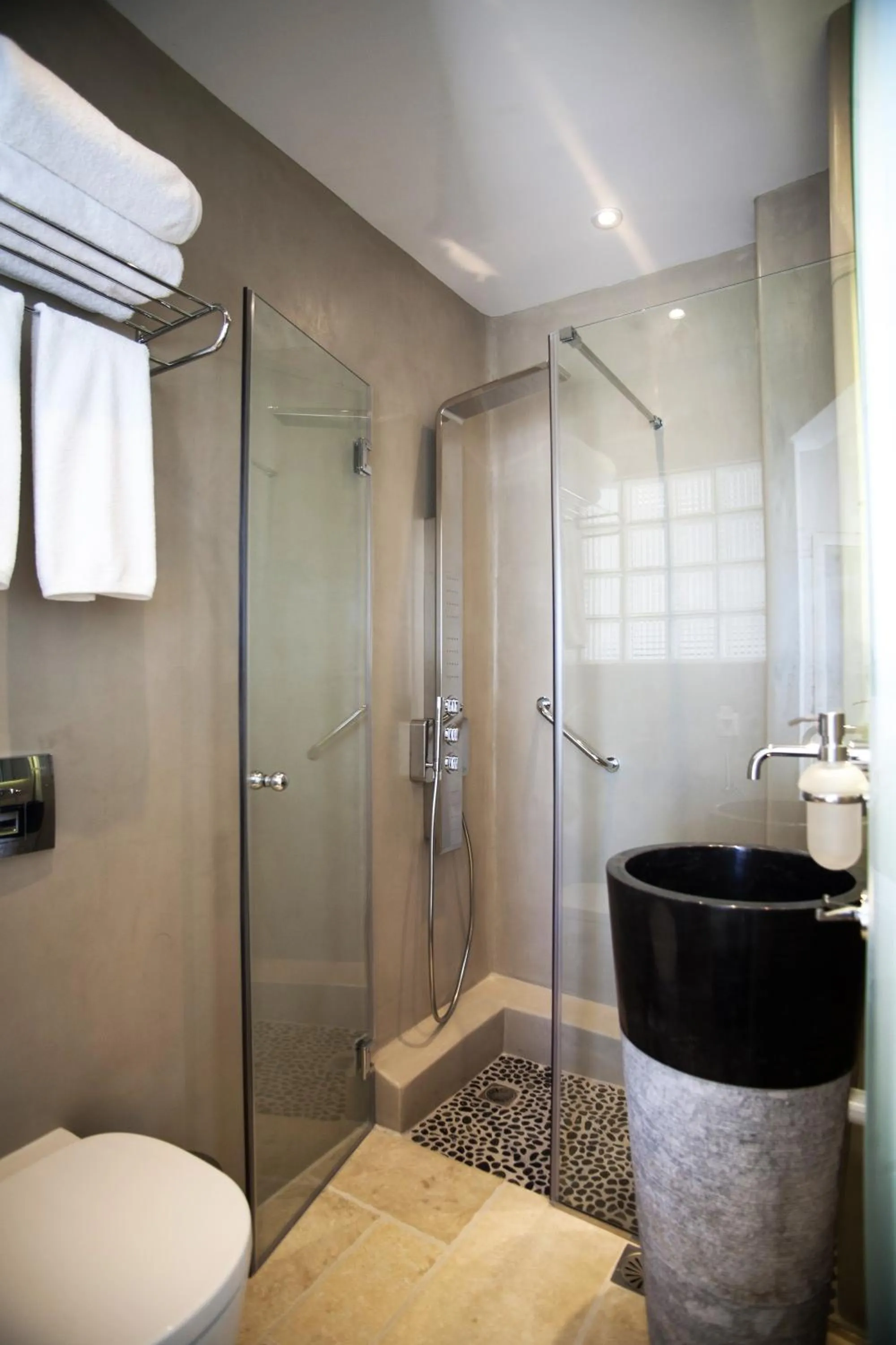 Shower in Kalypso Villas