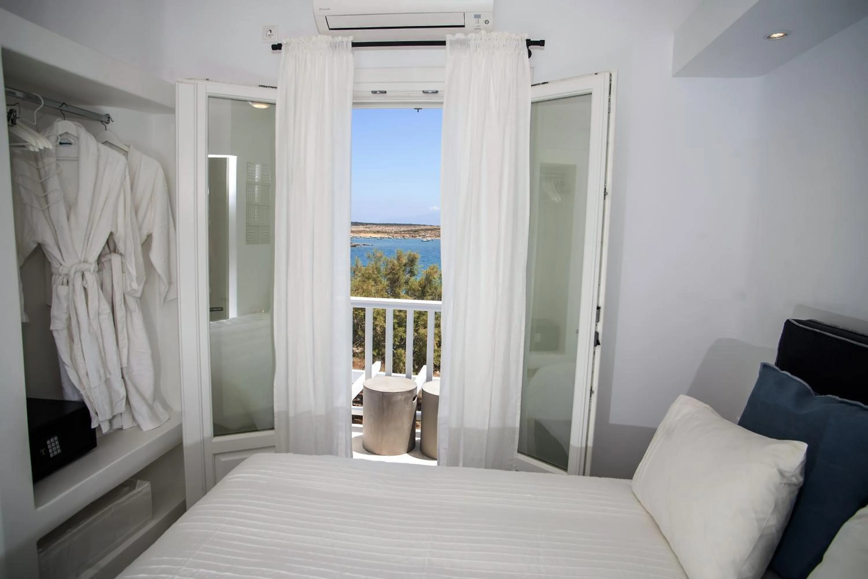 Bedroom, Bed in Kalypso Villas