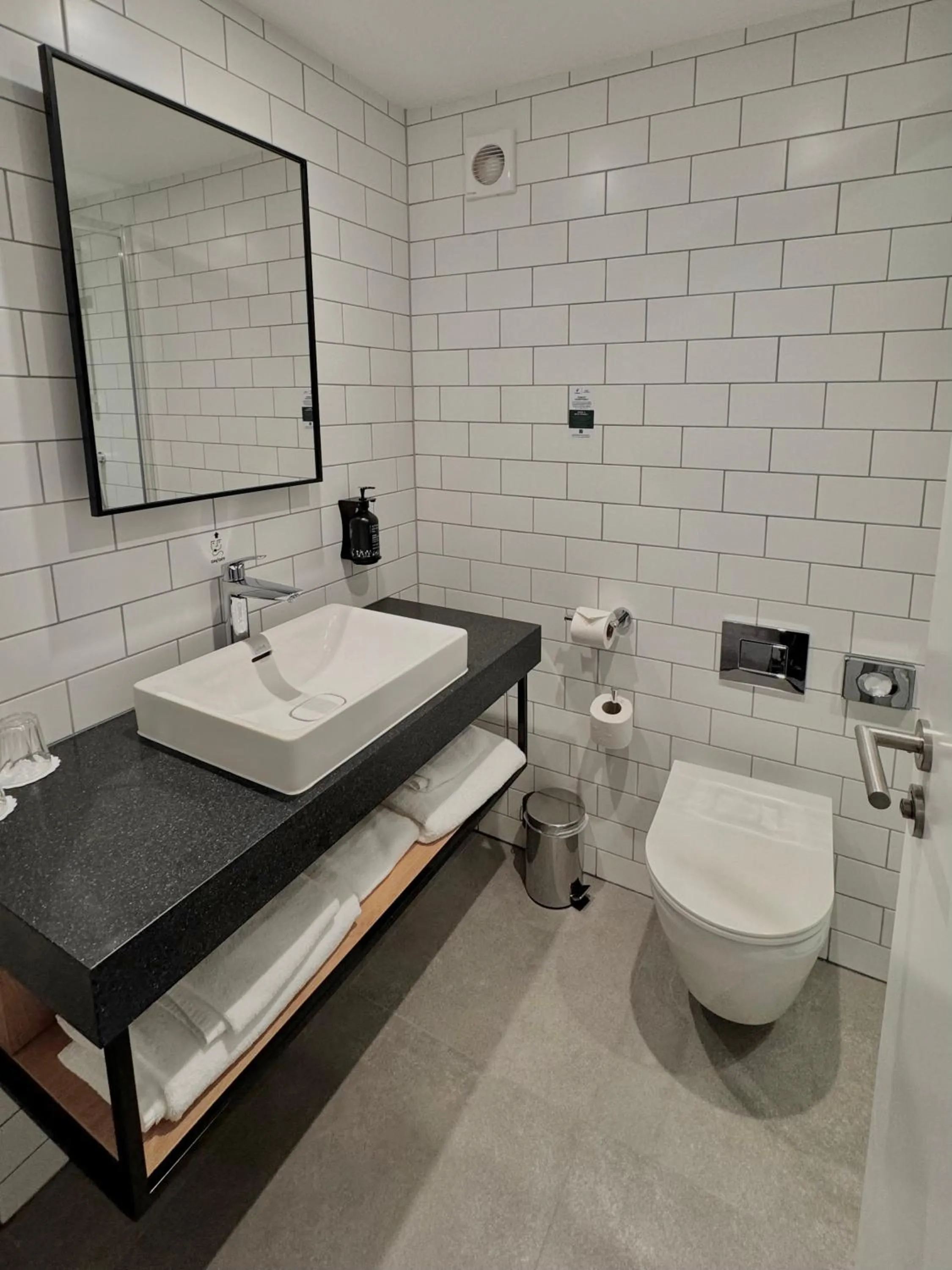 Bathroom in Holiday Inn Newport by IHG