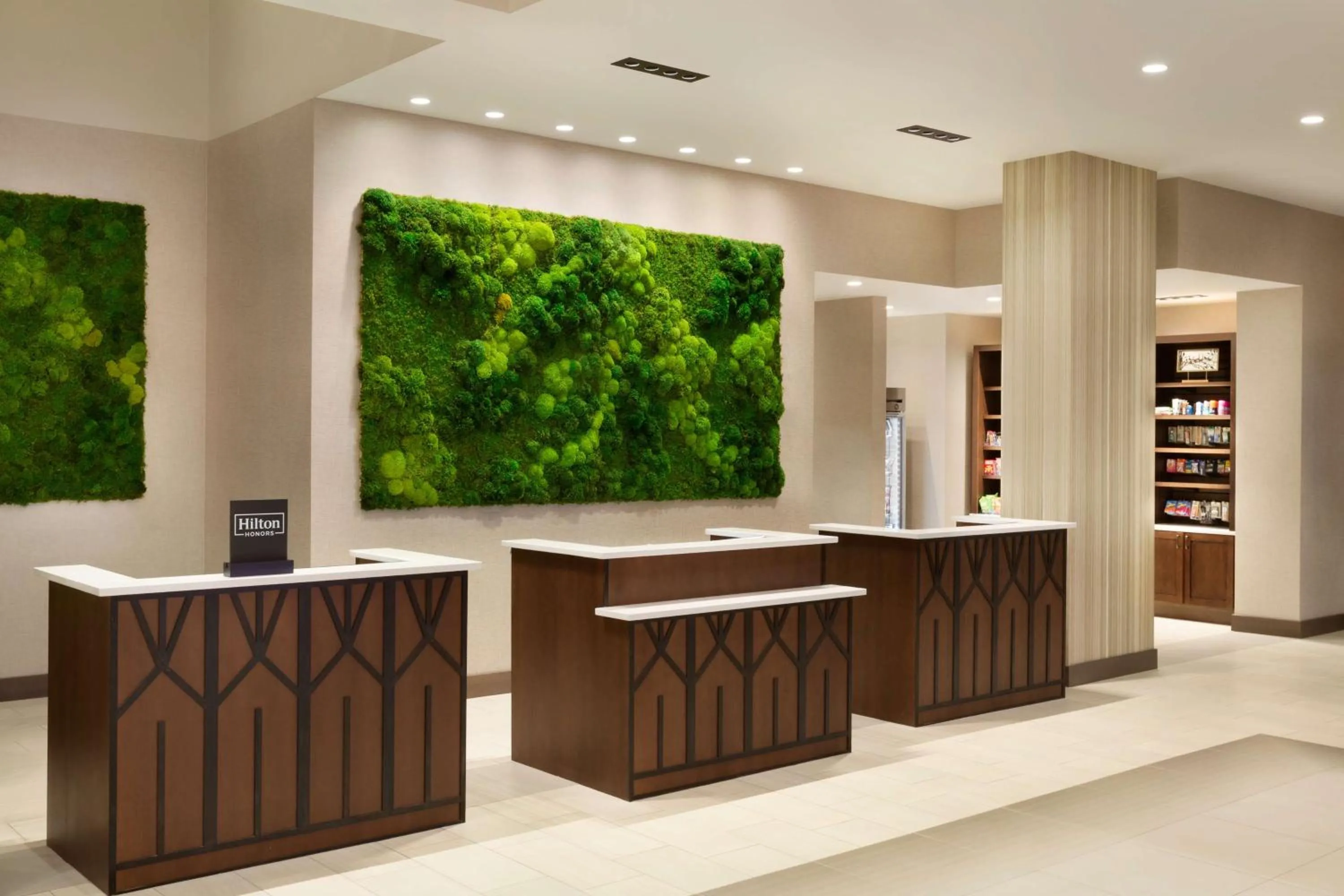 Lobby or reception in Embassy Suites By Hilton Oahu Kapolei - FREE Breakfast