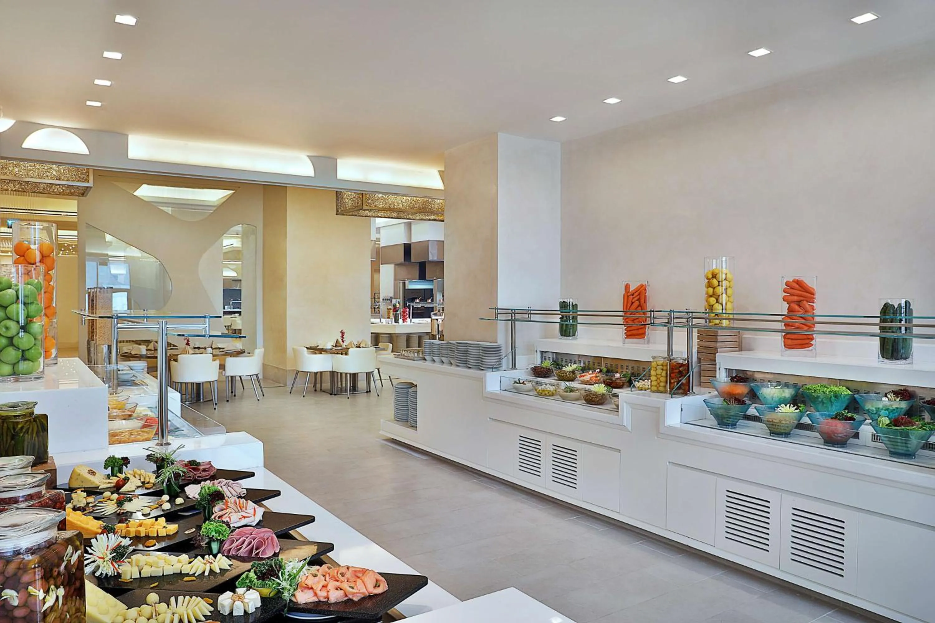 Restaurant/places to eat in Hilton Hotel & Convention Jabal Omar Makkah