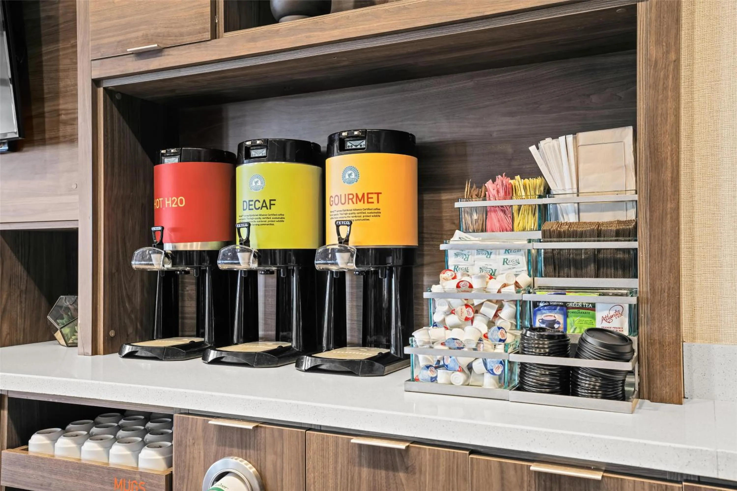 Dining area in Home2 Suites By Hilton Pigeon Forge