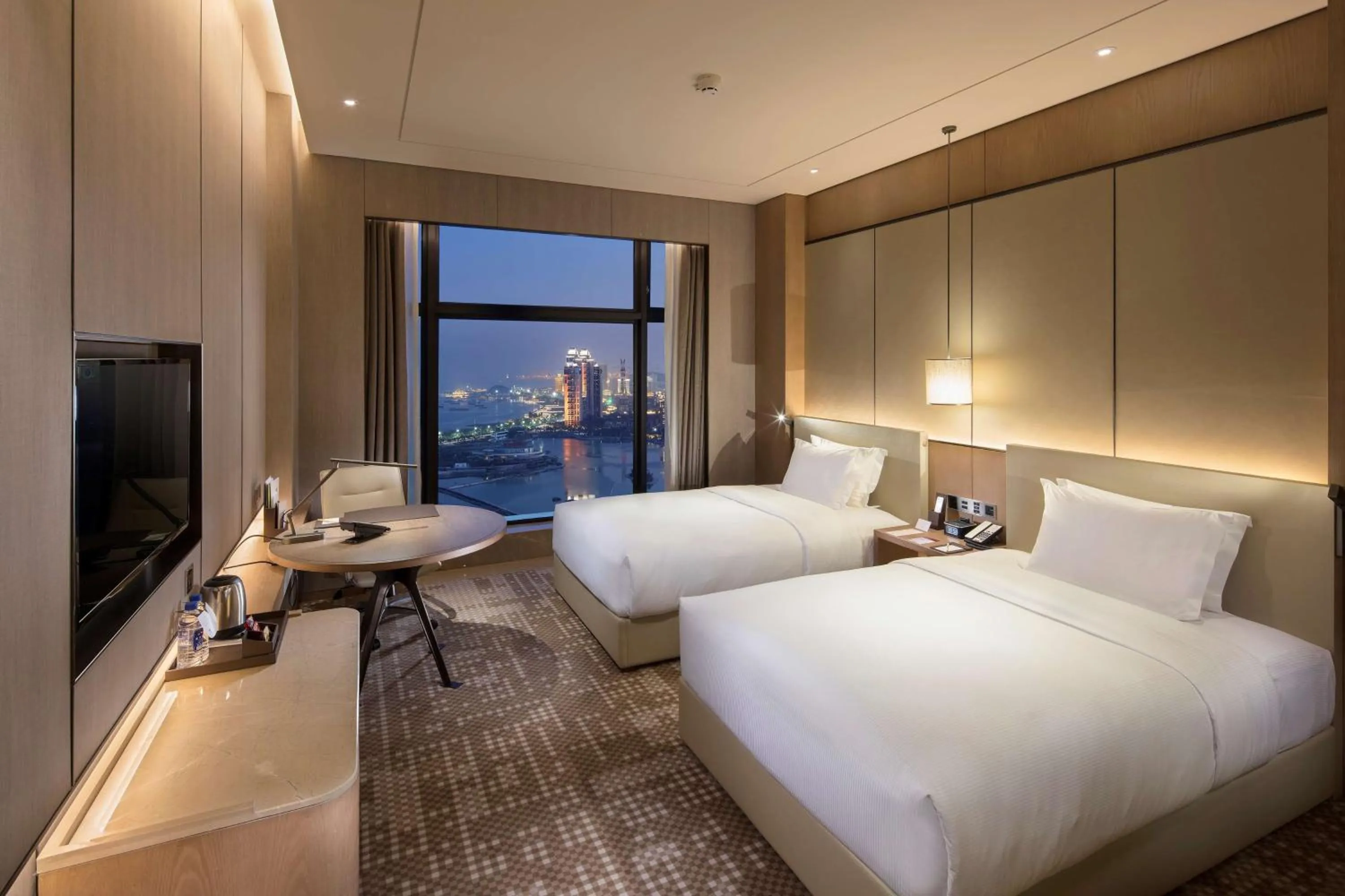 Bed in DoubleTree By Hilton Xiamen-Haicang