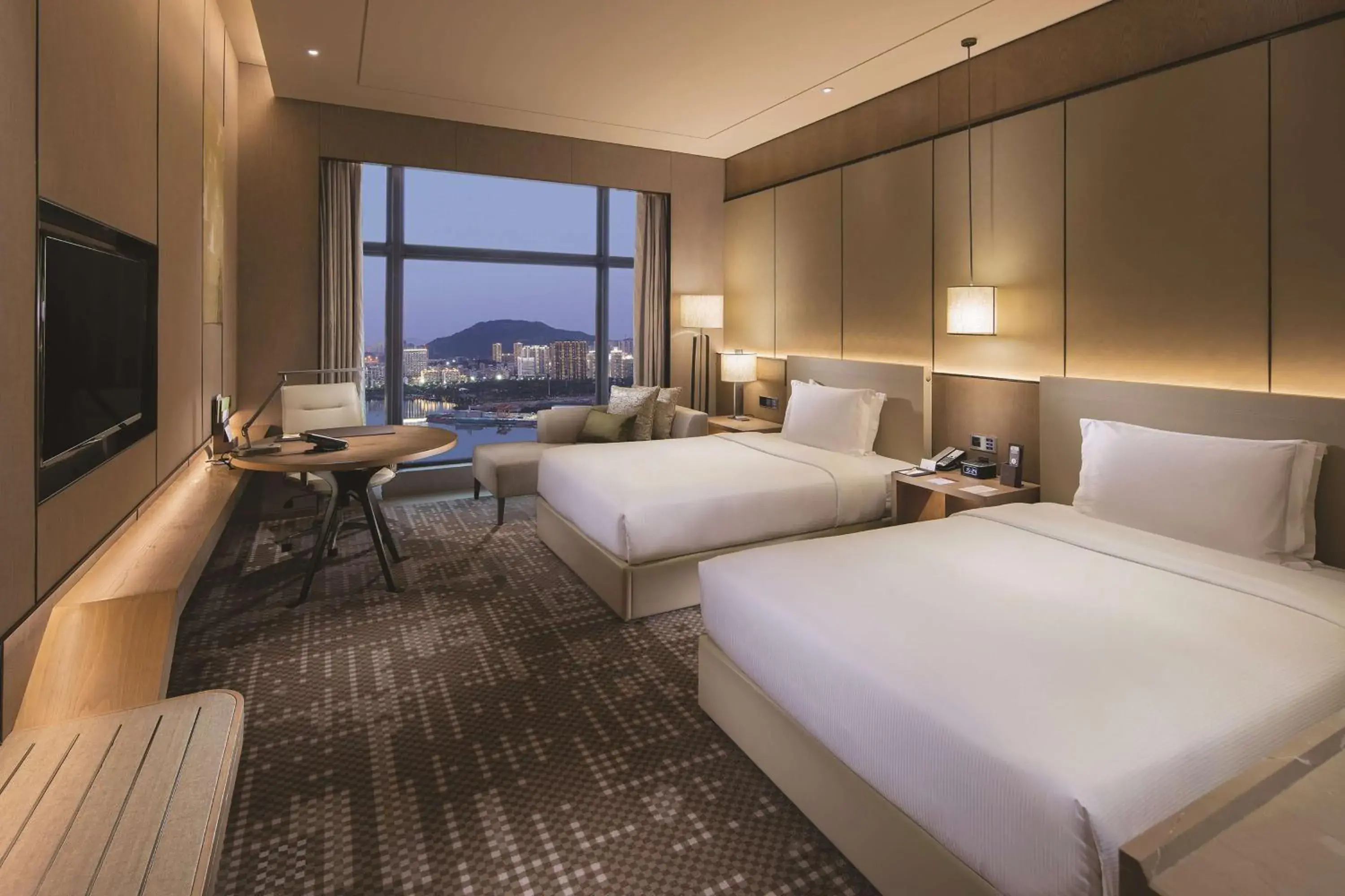 Deluxe Twin Room in DoubleTree By Hilton Xiamen-Haicang Deluxe Twin Room in DoubleTree By Hilton Xiamen-Haicang