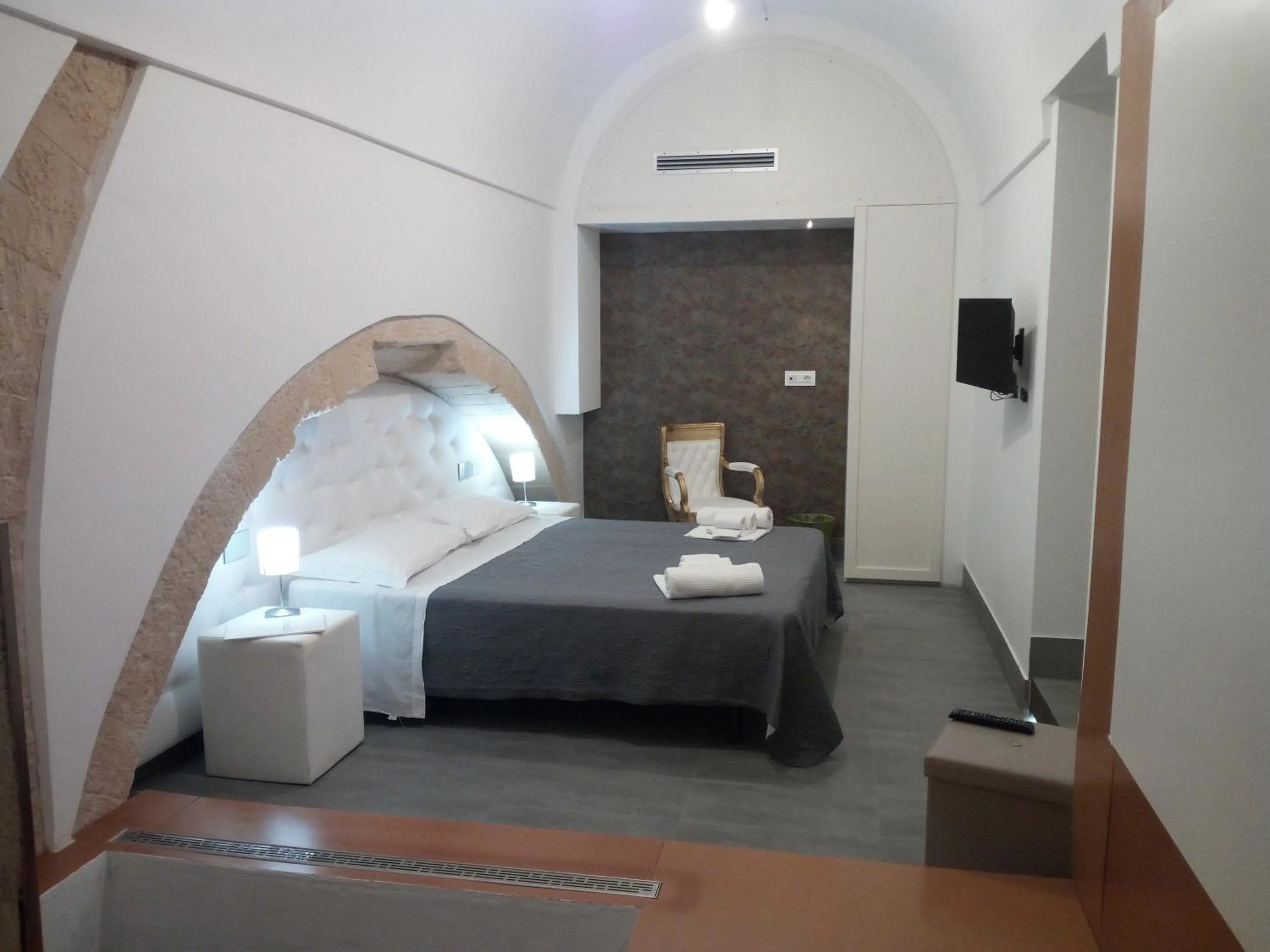 Photo of the whole room, Bed in San Giorgio Modica Hotel