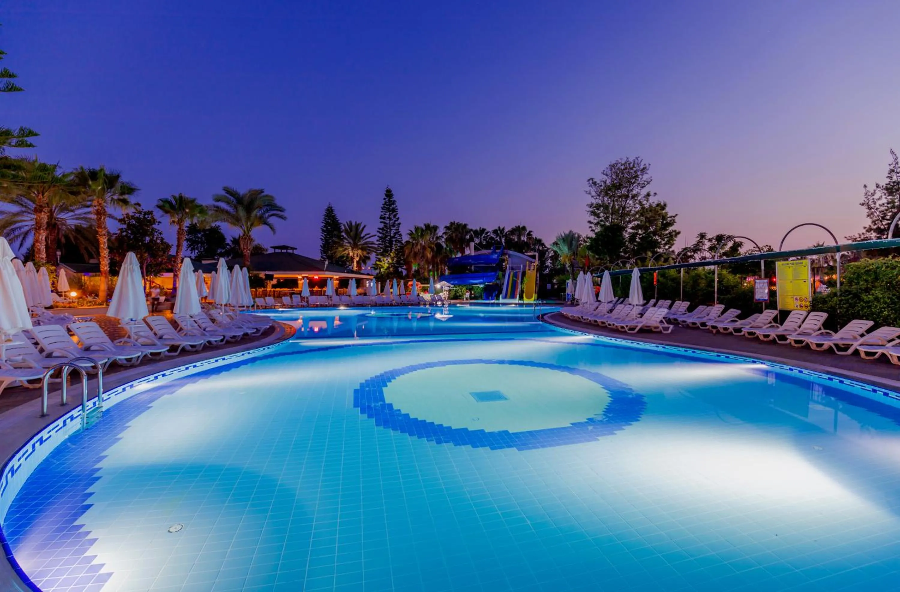 Swimming pool in Holiday Park Resort - Ultra All İnclusive