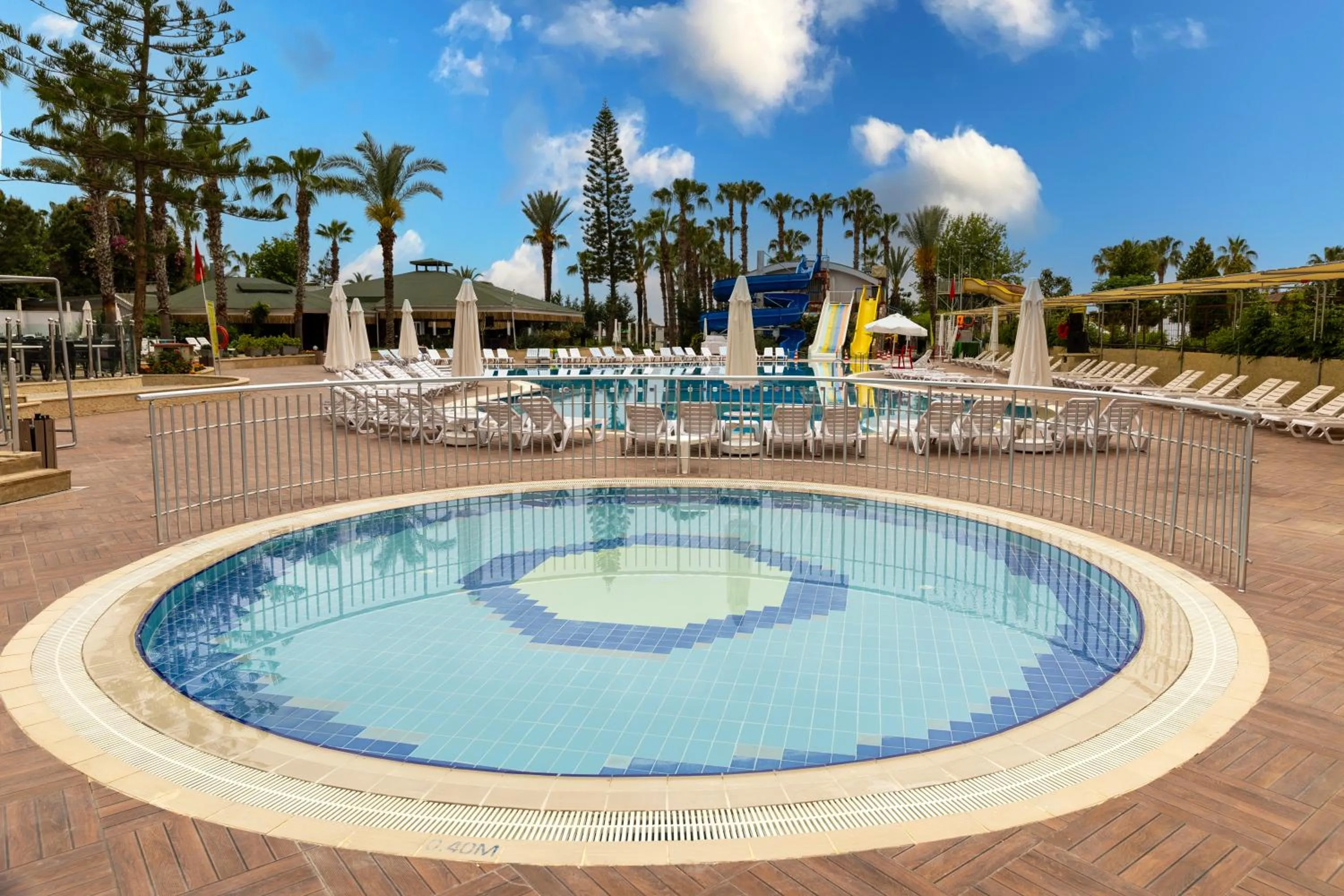 Pool view in Holiday Park Resort - Ultra All İnclusive