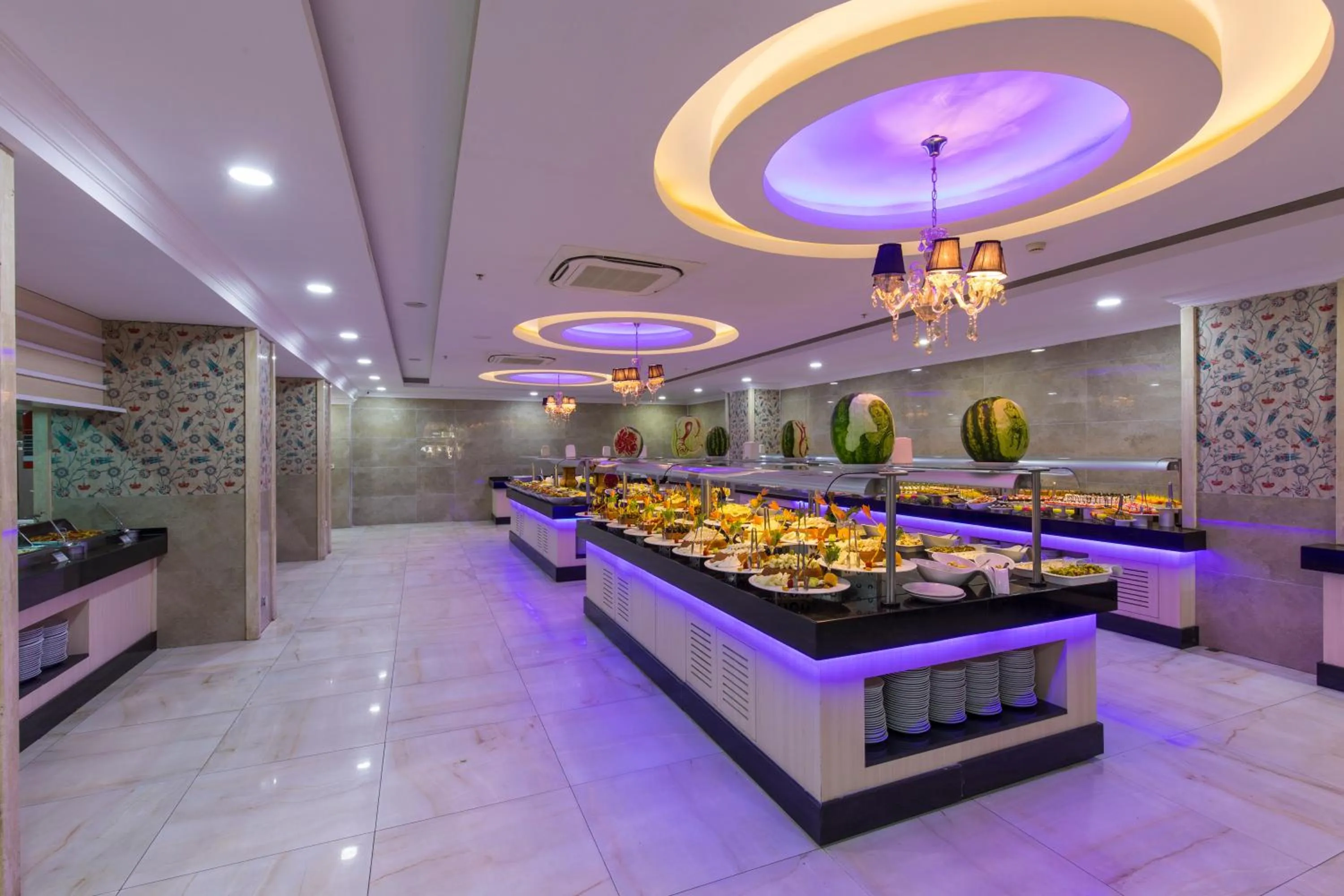 Food and drinks in Holiday Park Resort - Ultra All İnclusive