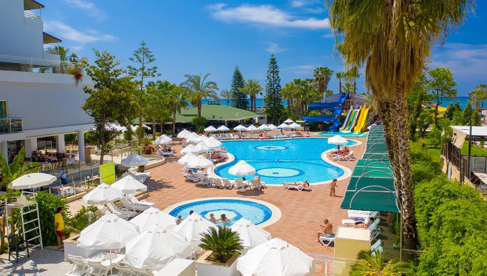 Pool view in Holiday Park Resort - Ultra All İnclusive
