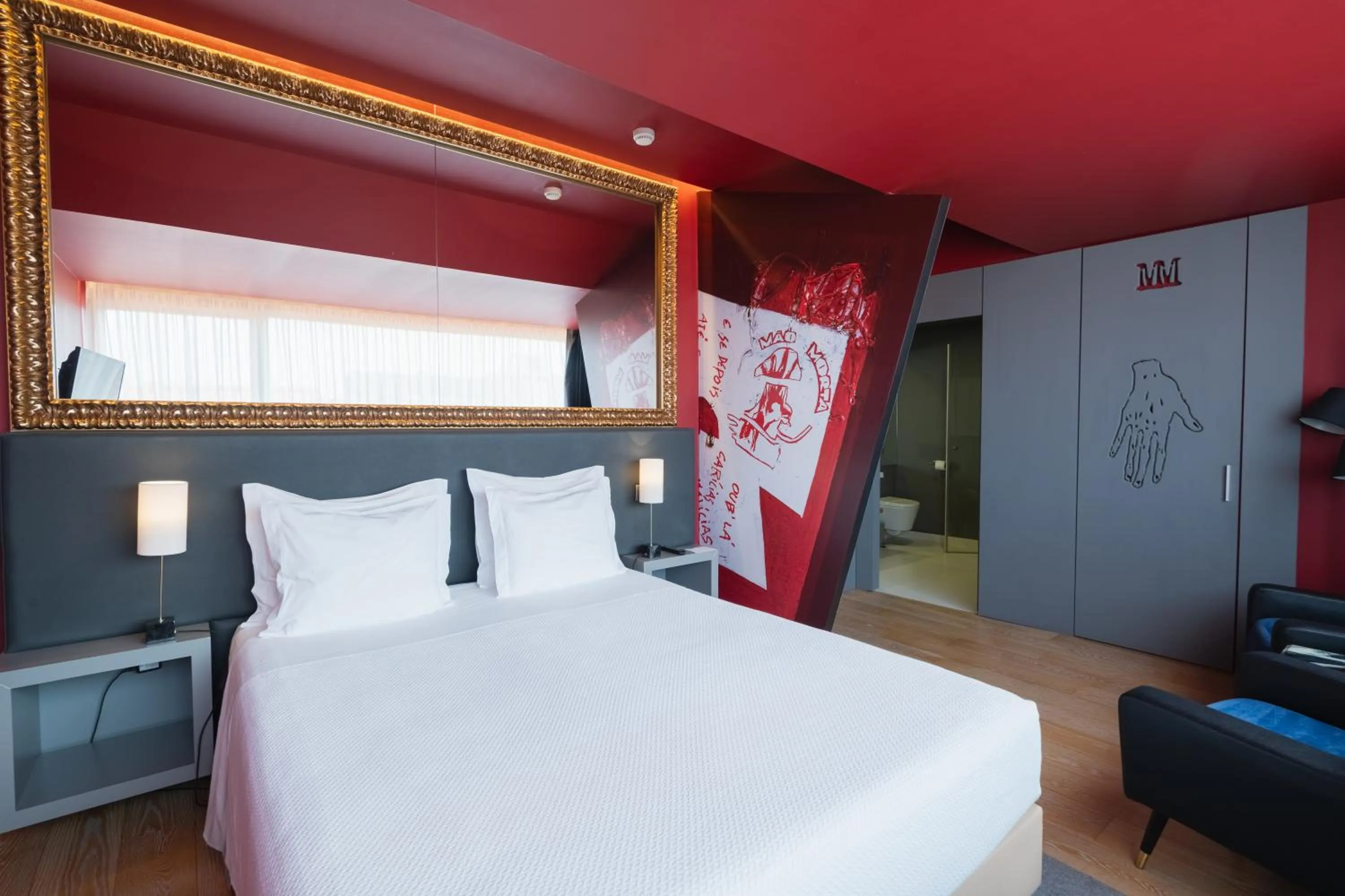 Bed in Burgus Tribute & Design Hotel