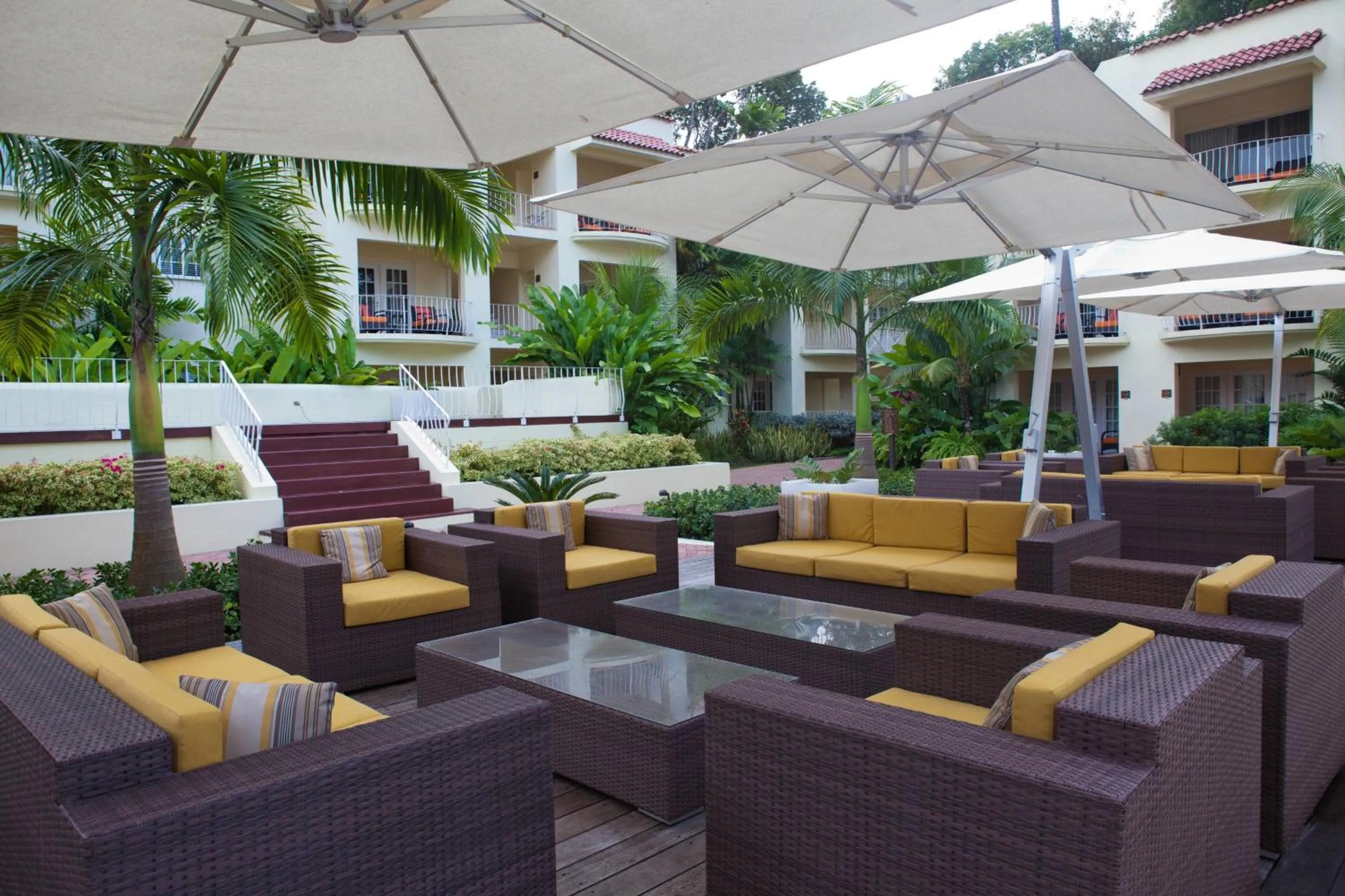 Lounge or bar in Tamarind by Elegant Hotels - All-Inclusive