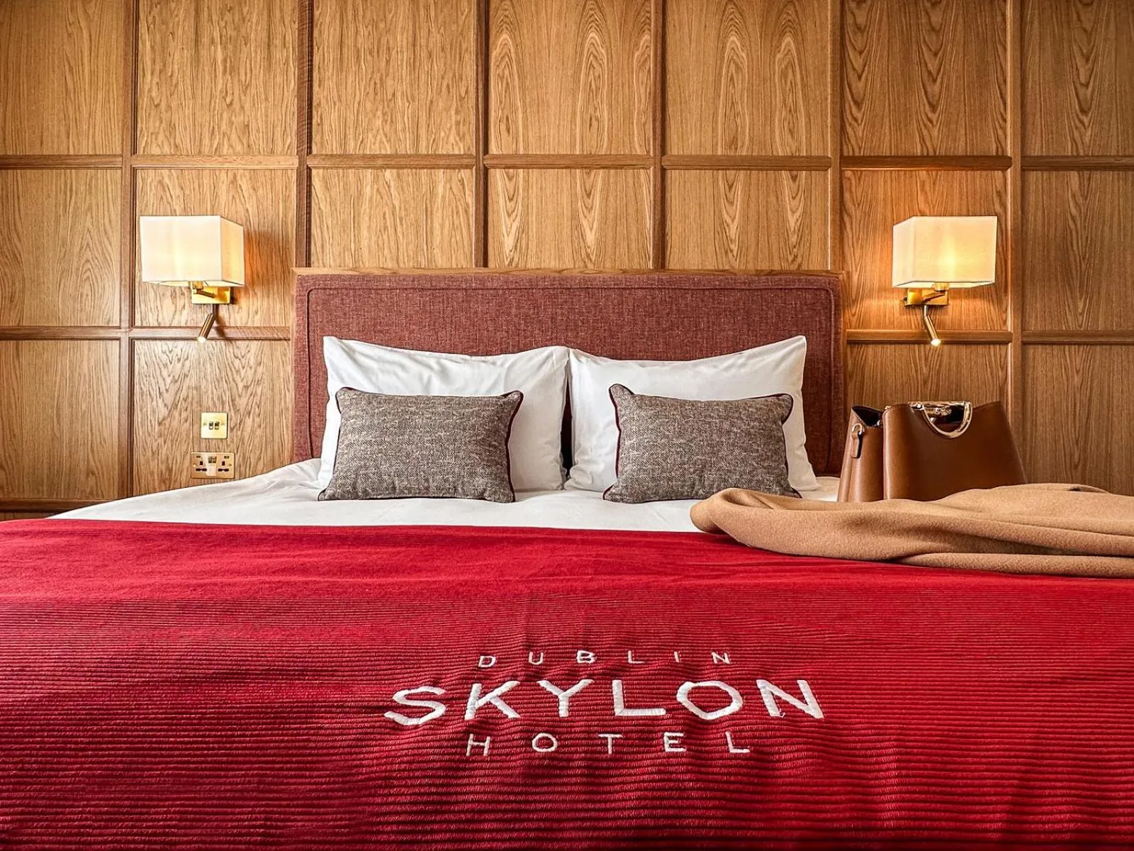 Bed in Dublin Skylon Hotel