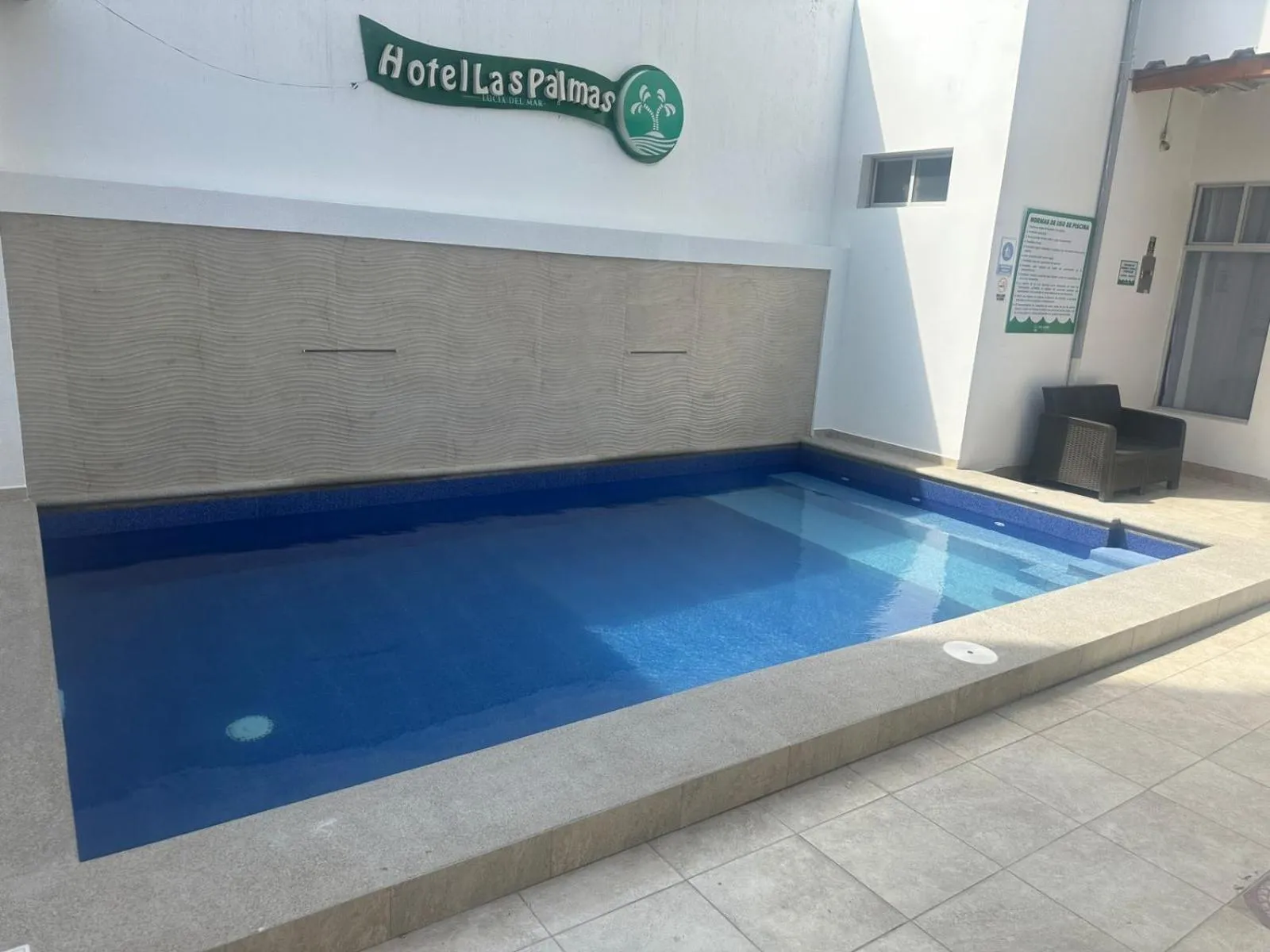 Swimming pool in Hotel Las Palmas