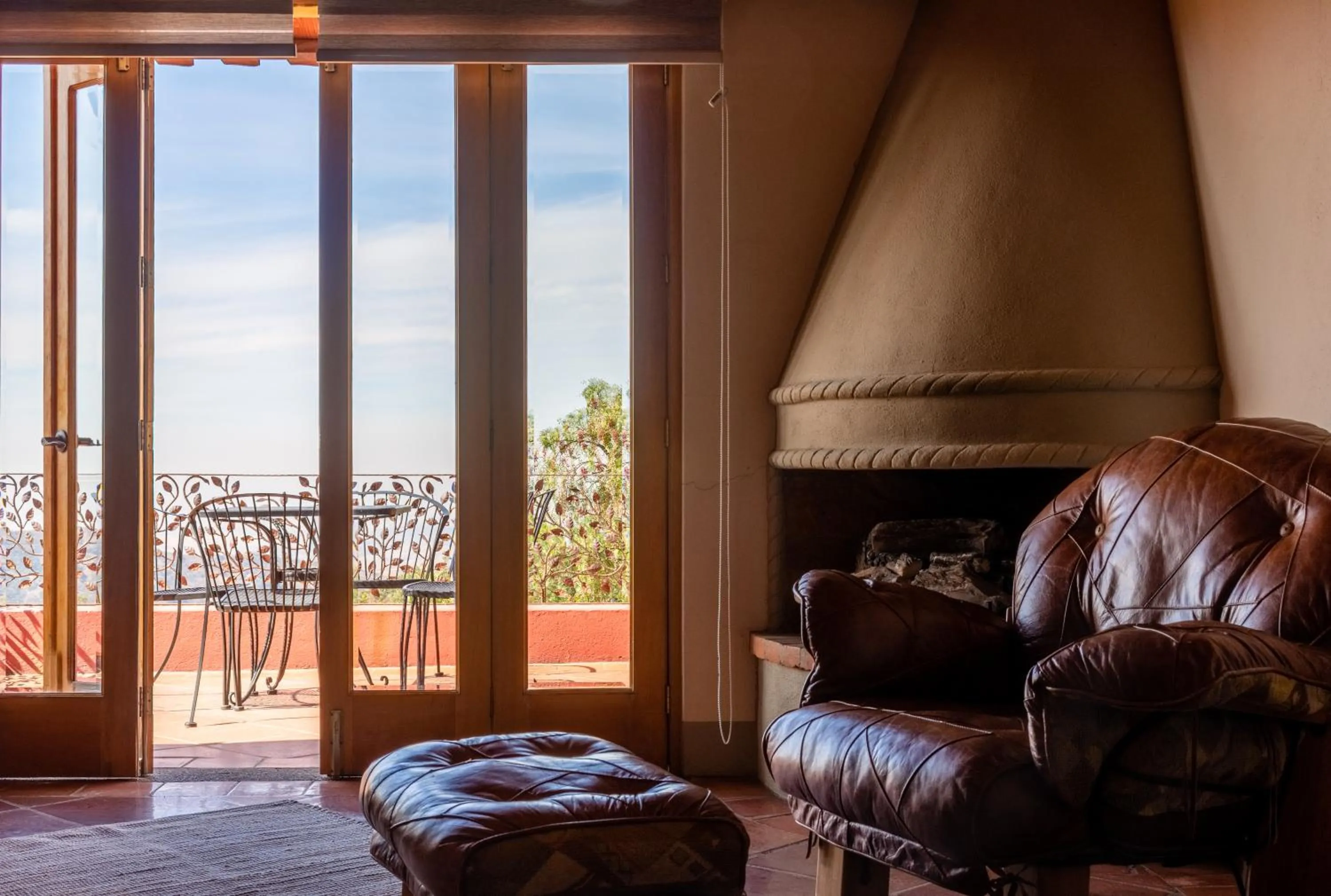 Seating area in Hotel Camino de Vinos