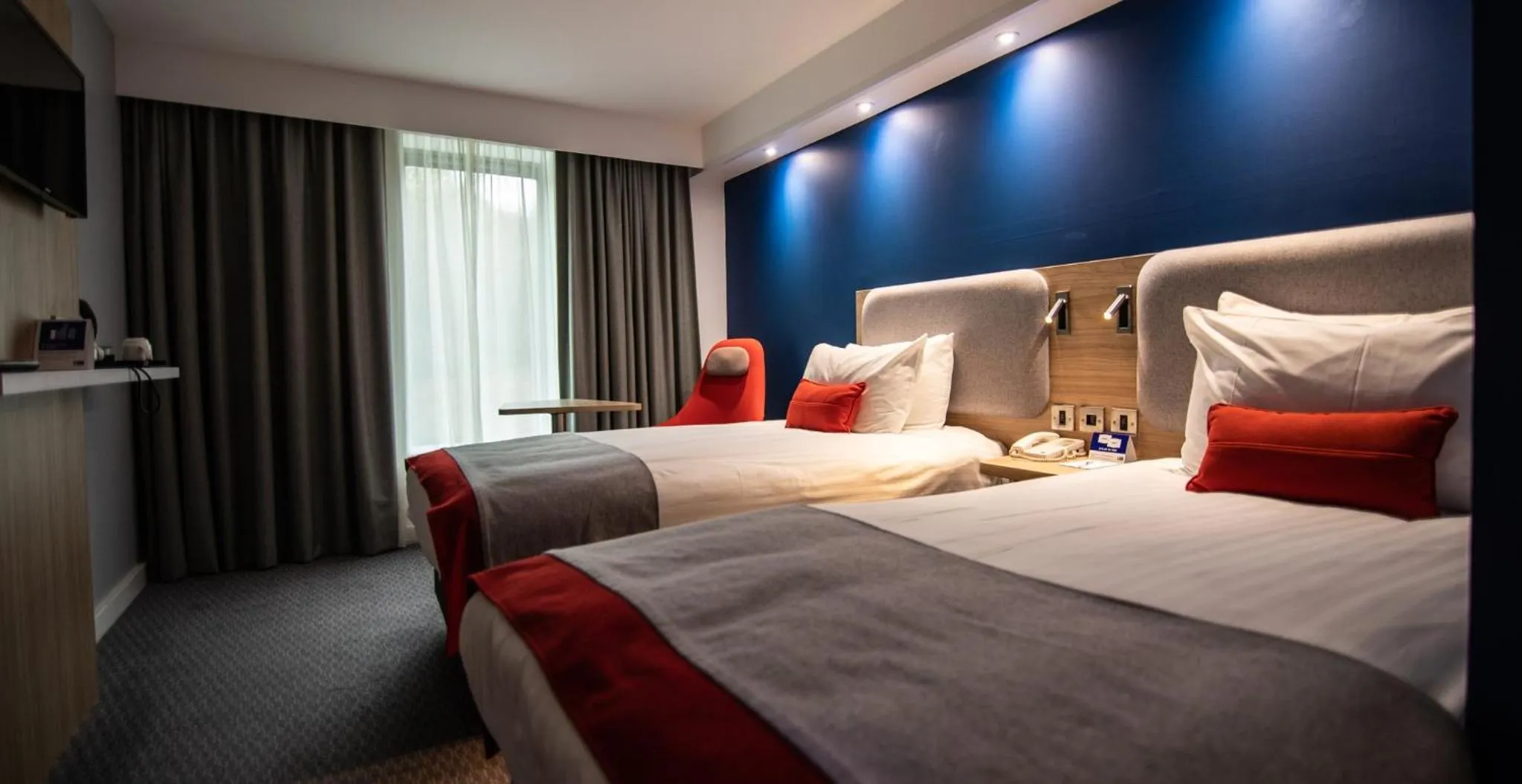 Photo of the whole room, Bed in Holiday Inn Express London Stansted Airport by IHG