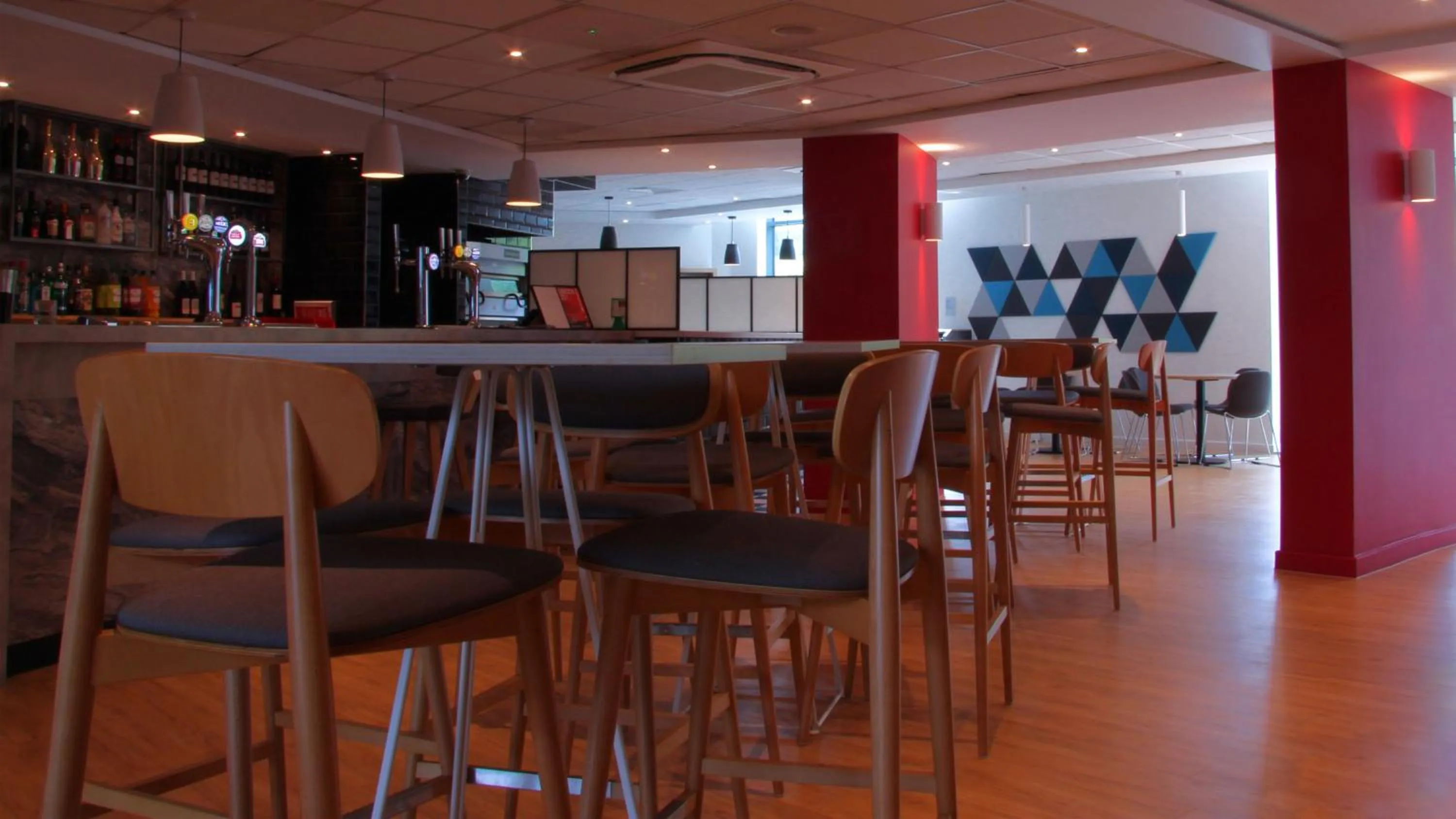 Lounge or bar in Holiday Inn Express London Stansted Airport by IHG