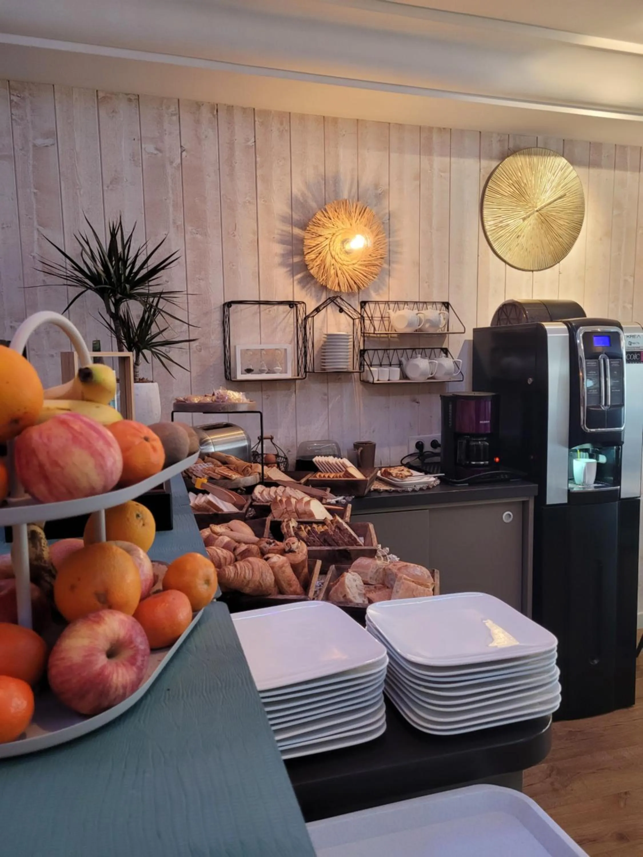 Breakfast in Brit Hotel des Halles