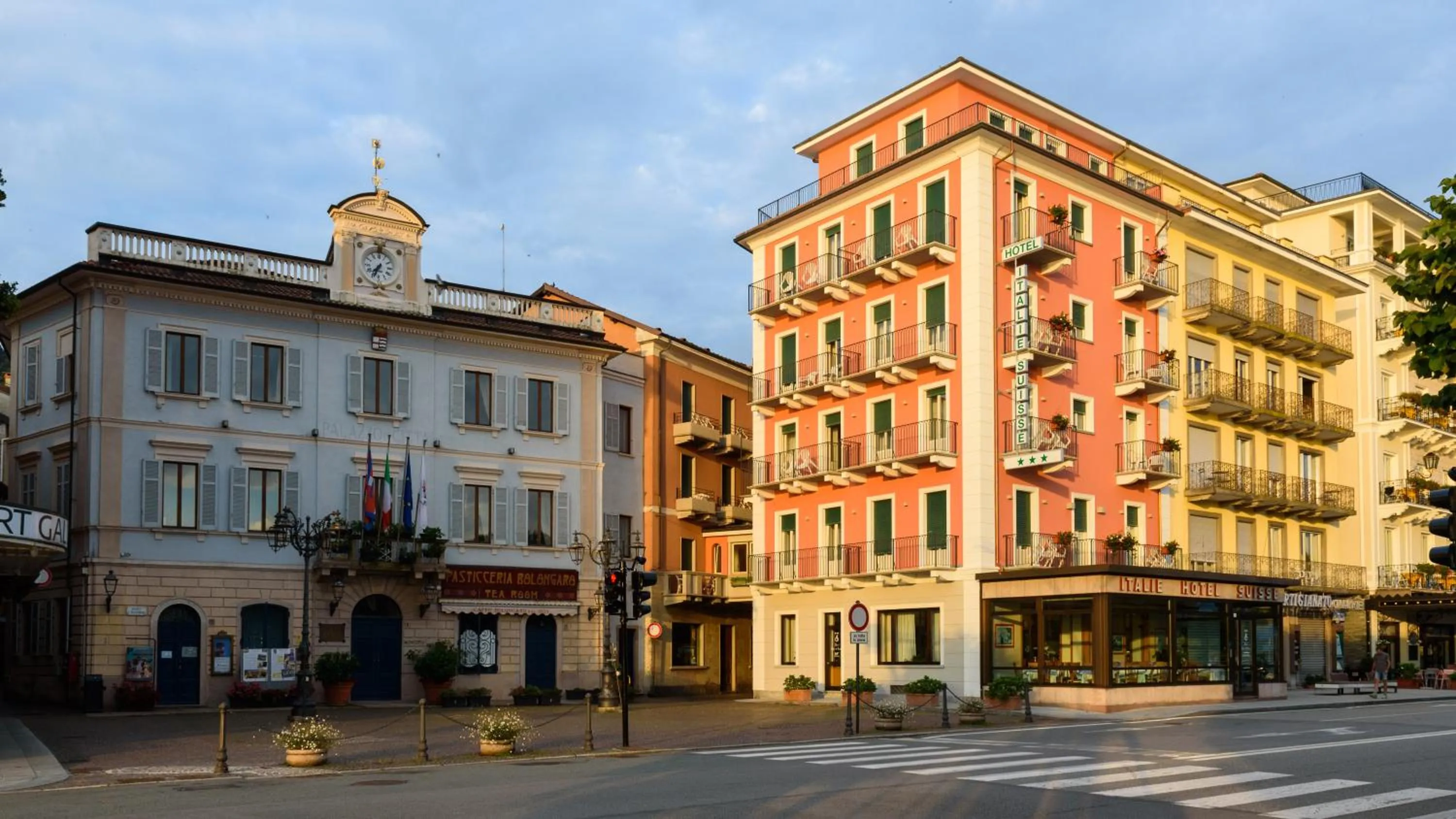 Property building in Hotel Italie et Suisse