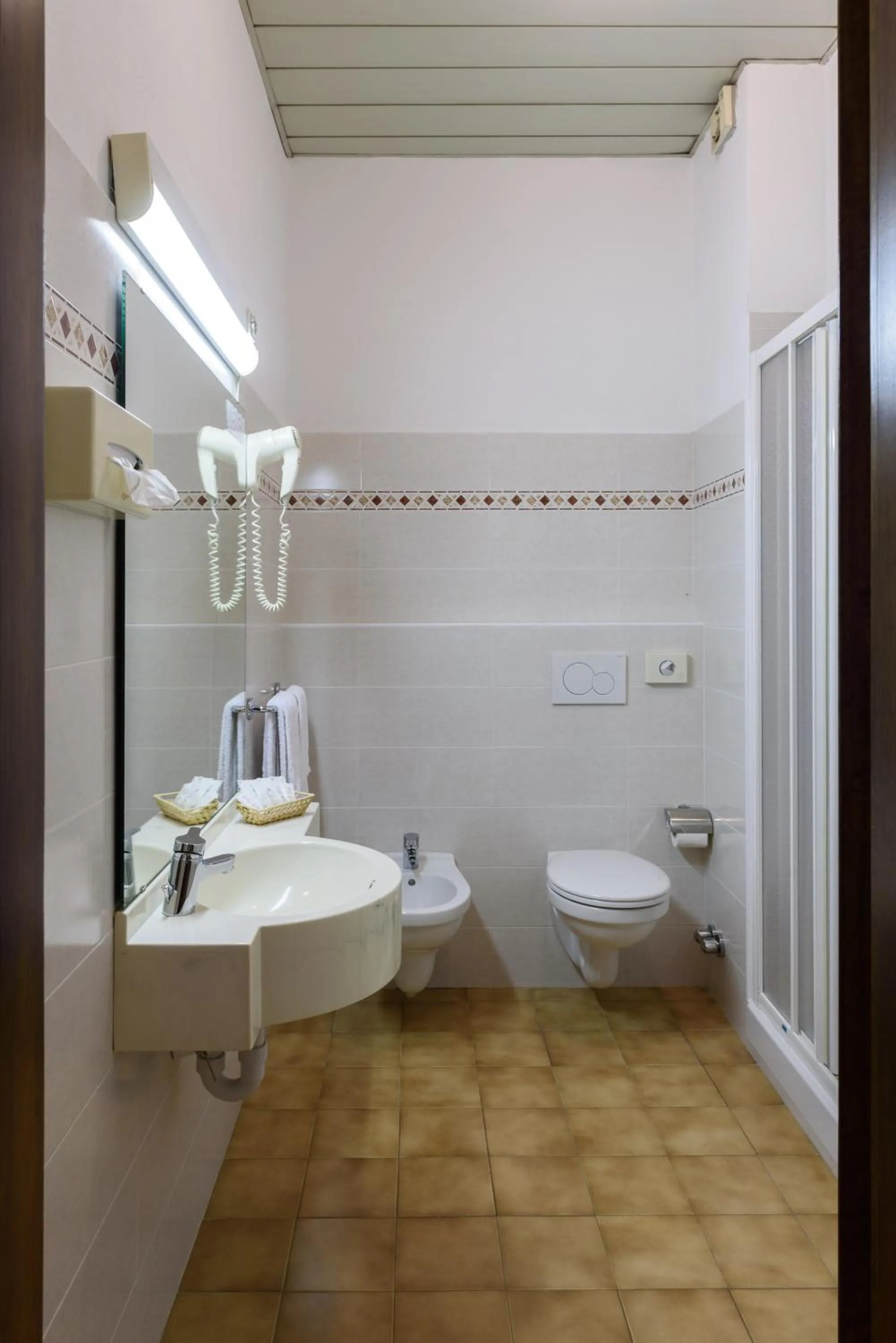 Bathroom in Hotel Italie et Suisse