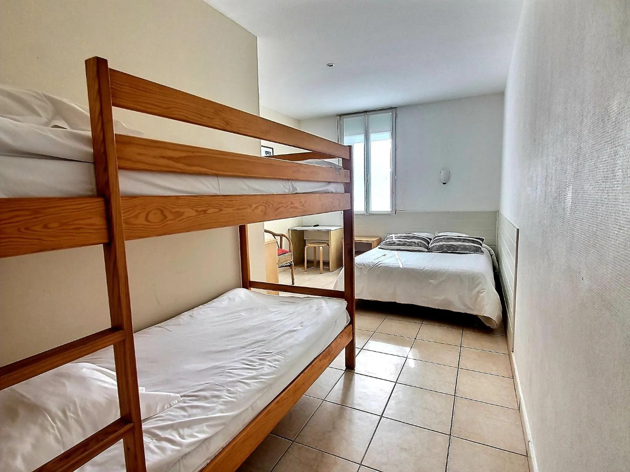 Bed in Atlantis Hôtel