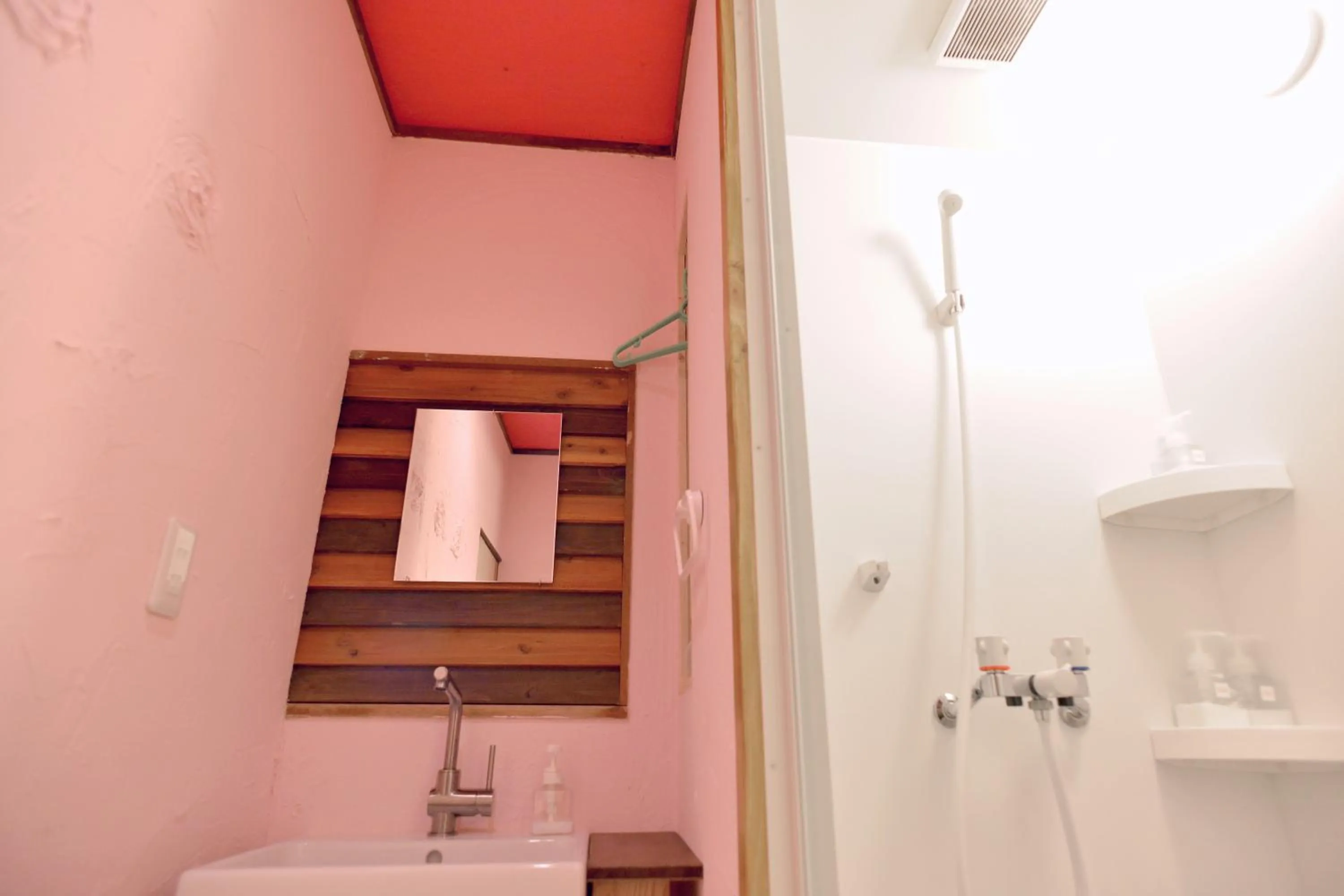 Shower in Good Trip Hostel & Bar