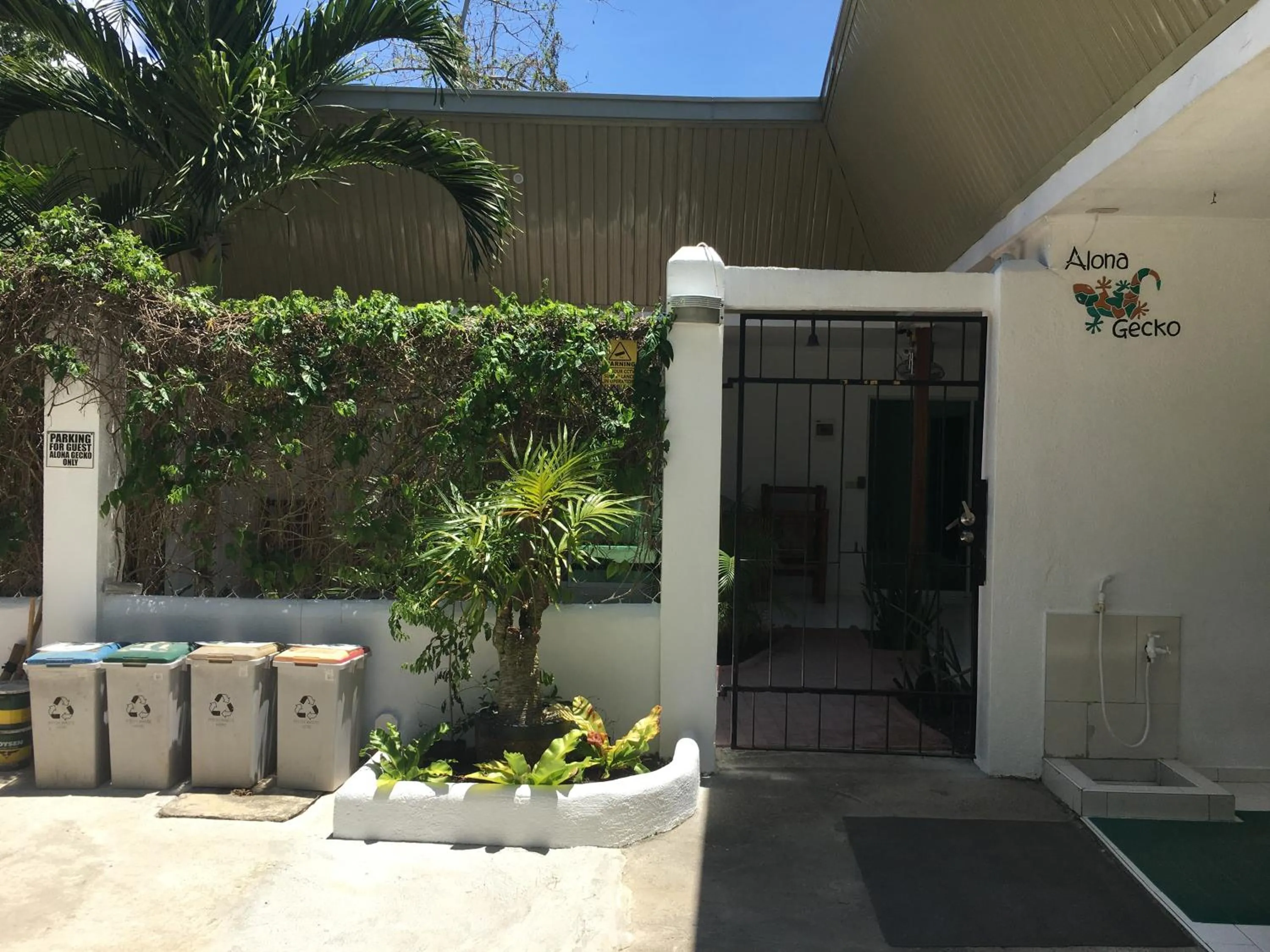 Property building in Alona Gecko Inn