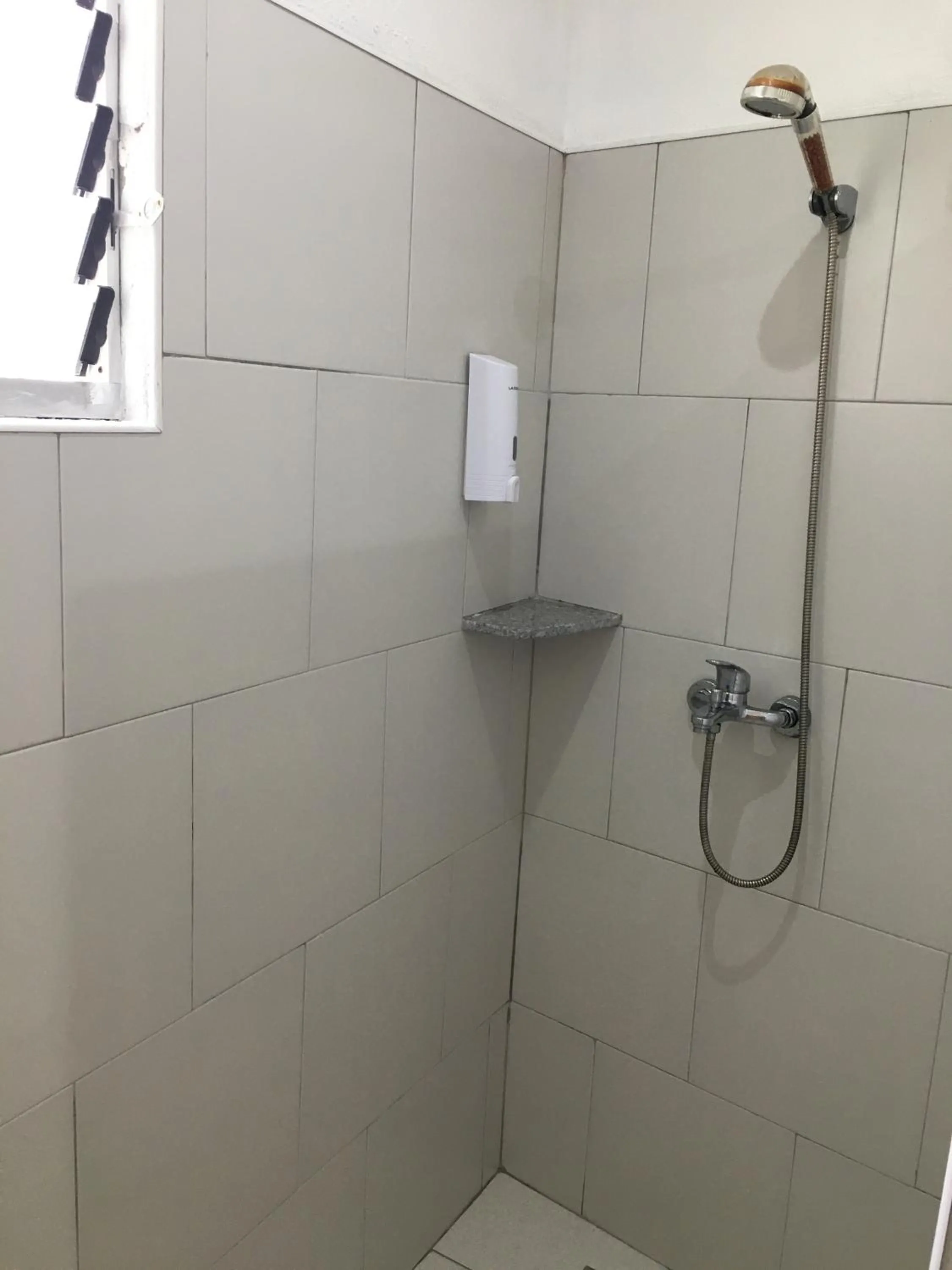 Shower in Alona Gecko Inn