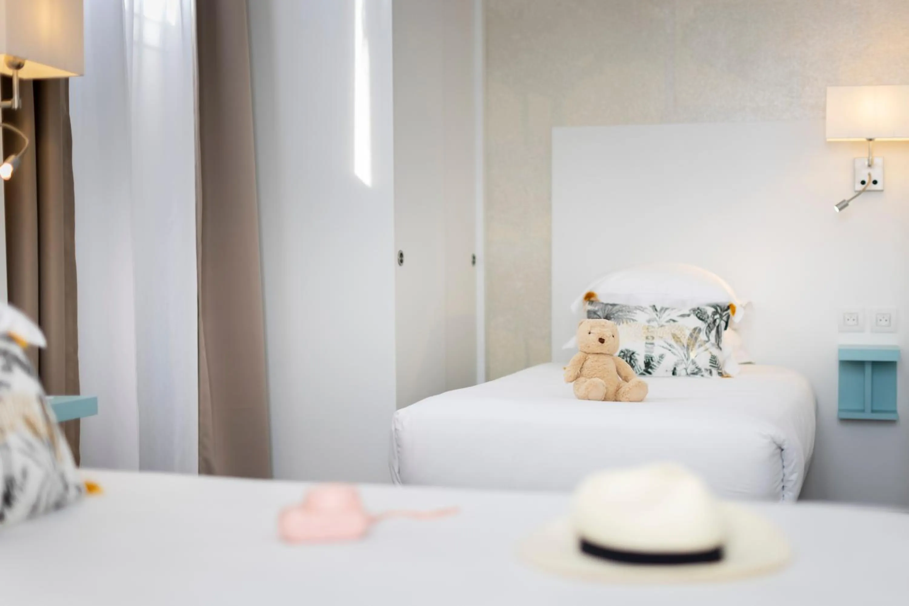 Bedroom, Bed in Hôtel Byakko Nice