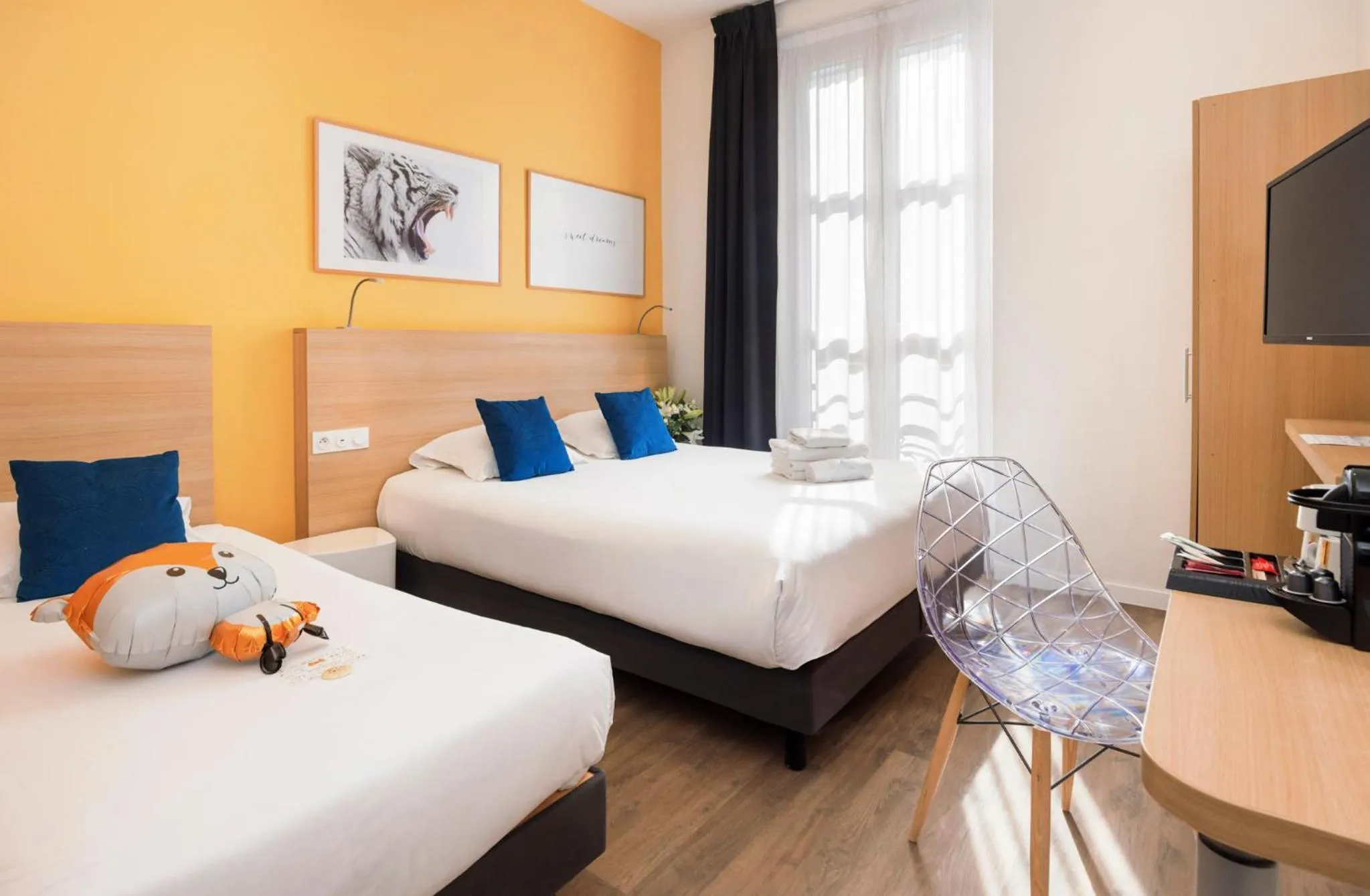 Bed in Hôtel Byakko Nice