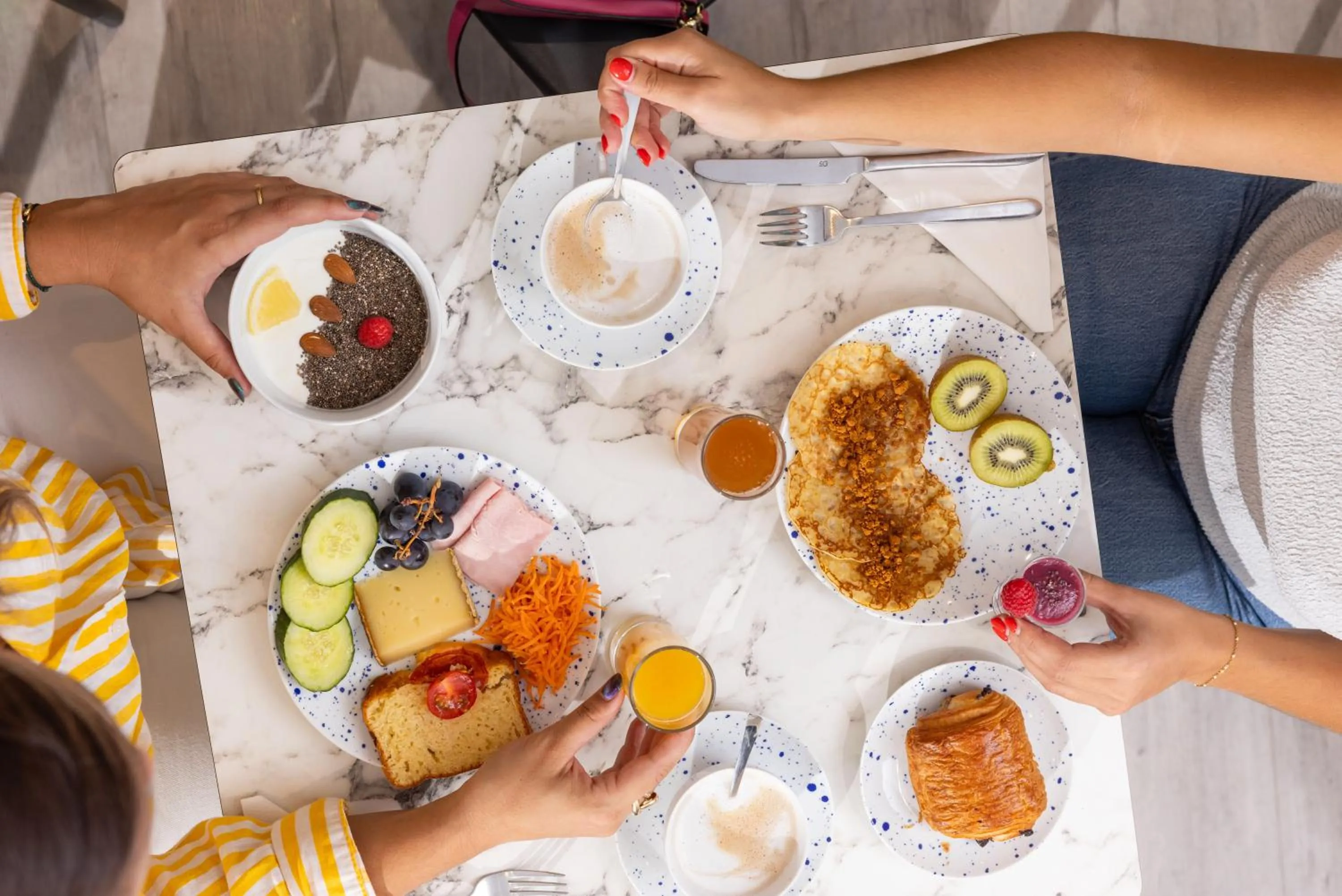 Breakfast in Hôtel Byakko Nice