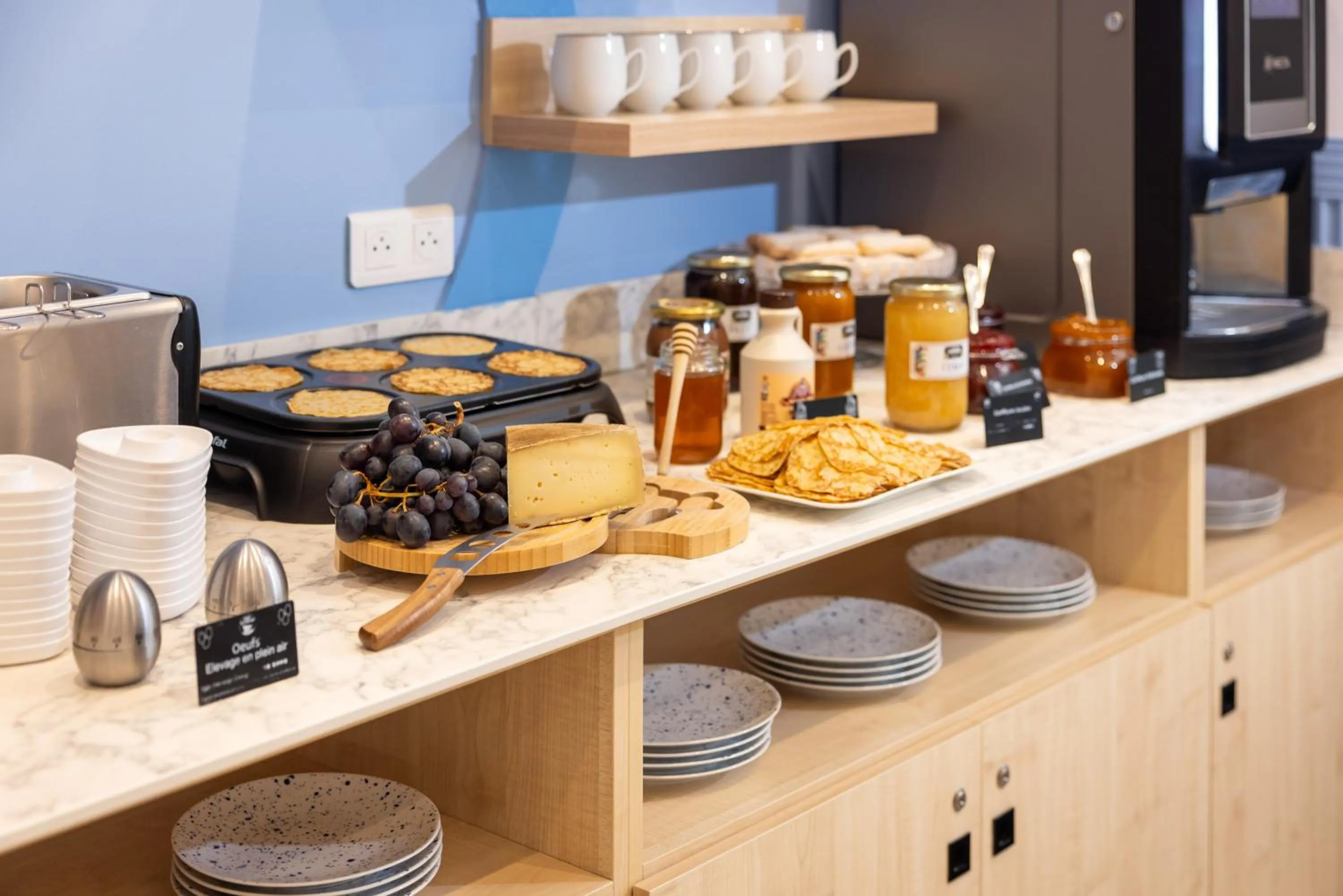 Breakfast in Hôtel Byakko Nice