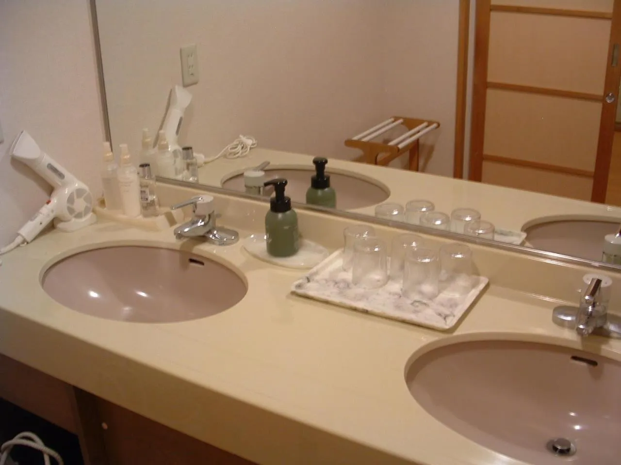 Photo of the whole room in Oehonke