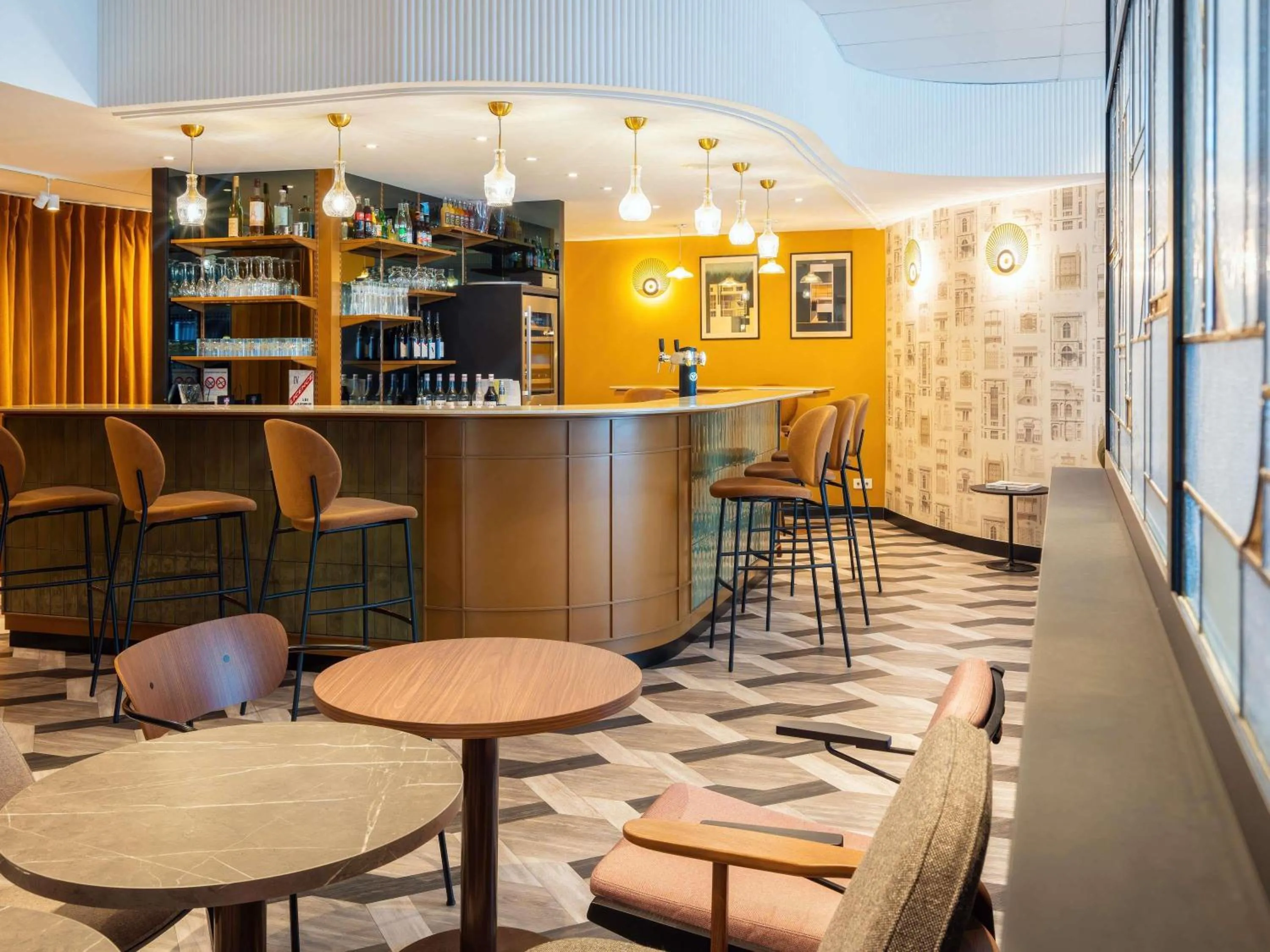 Lounge or bar in Le Splendid Hotel Lac D'Annecy - Handwritten Collection