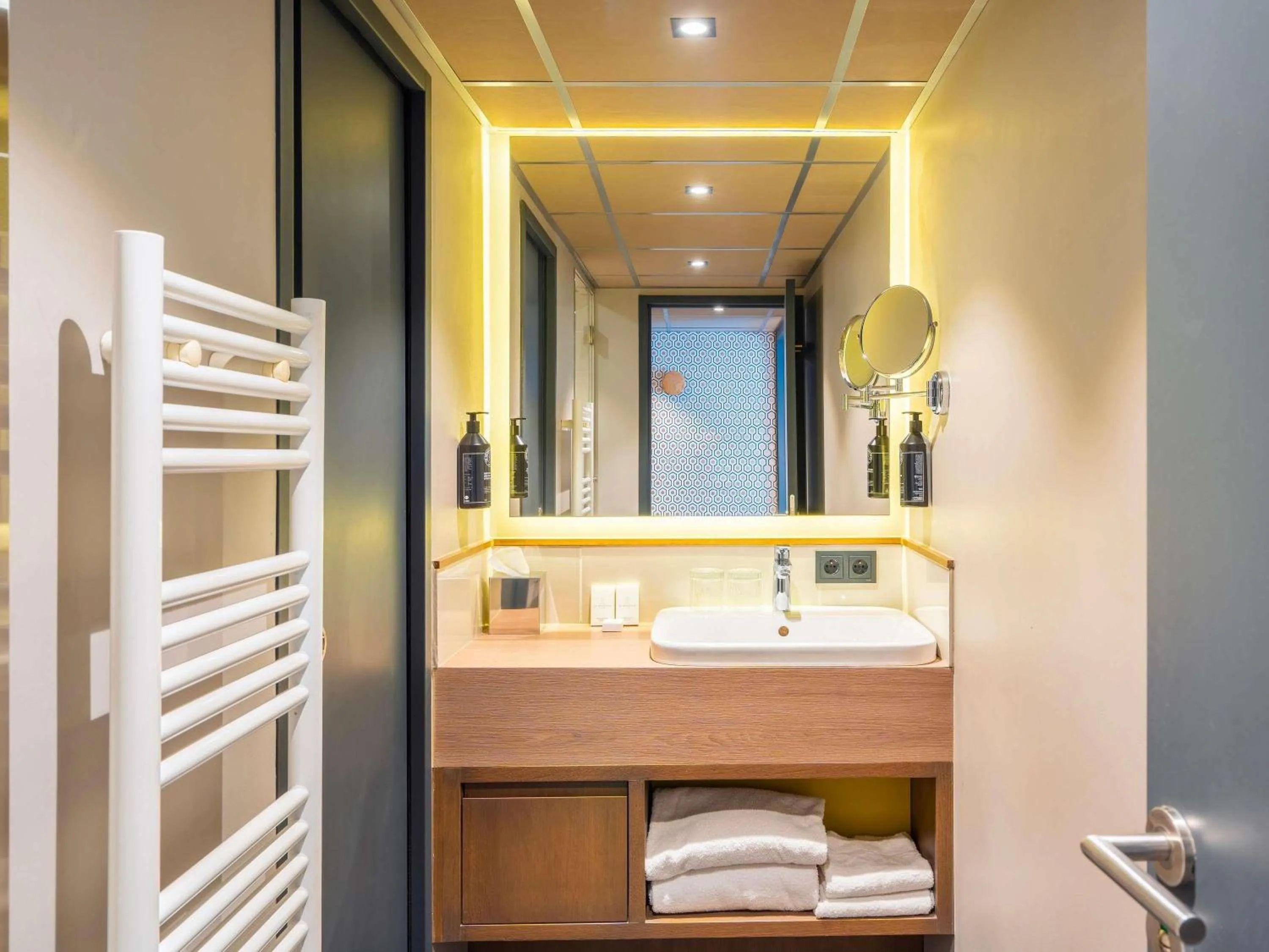 Bedroom in Le Splendid Hotel Lac D'Annecy - Handwritten Collection