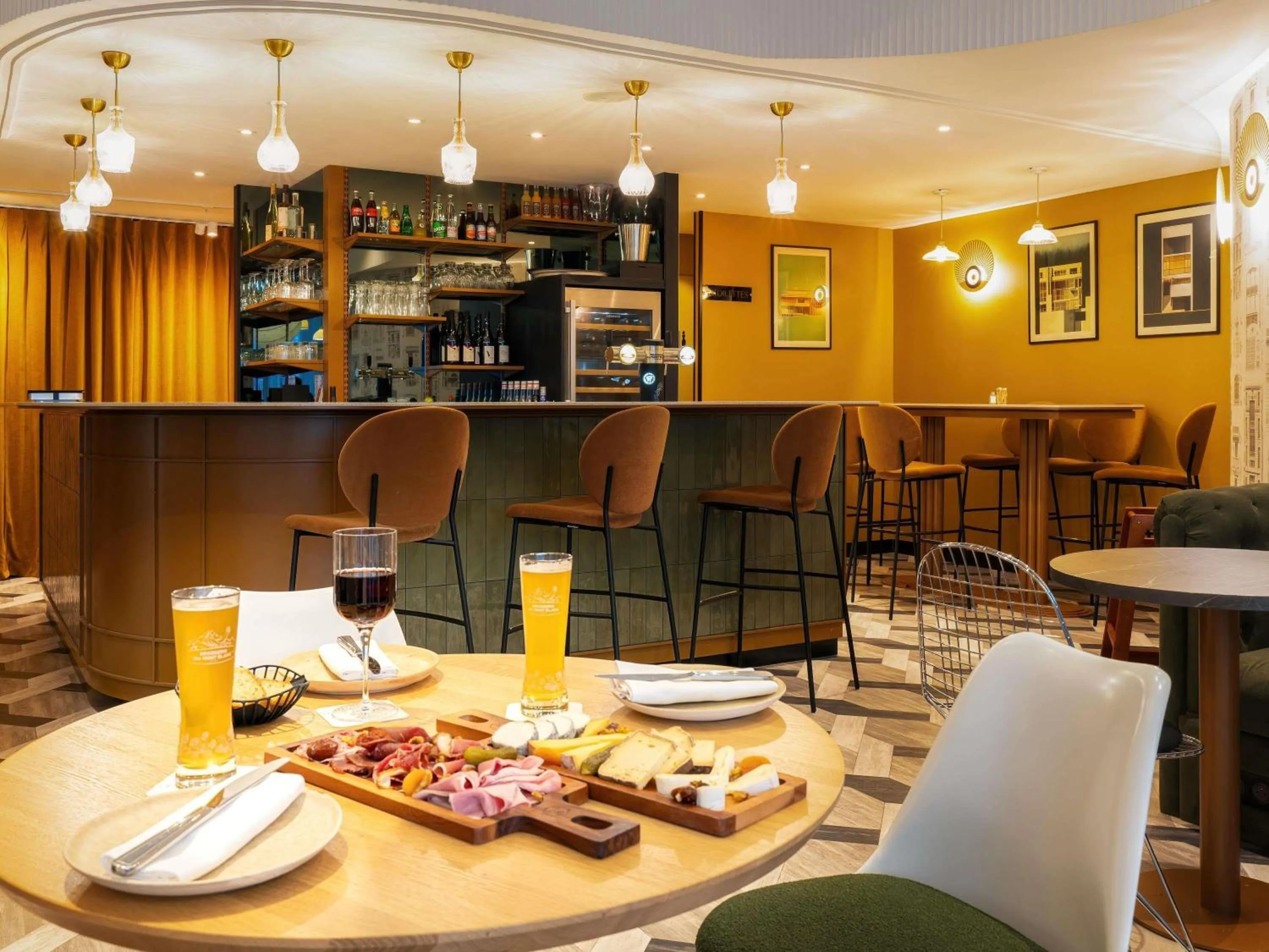 Lounge or bar in Le Splendid Hotel Lac D'Annecy - Handwritten Collection