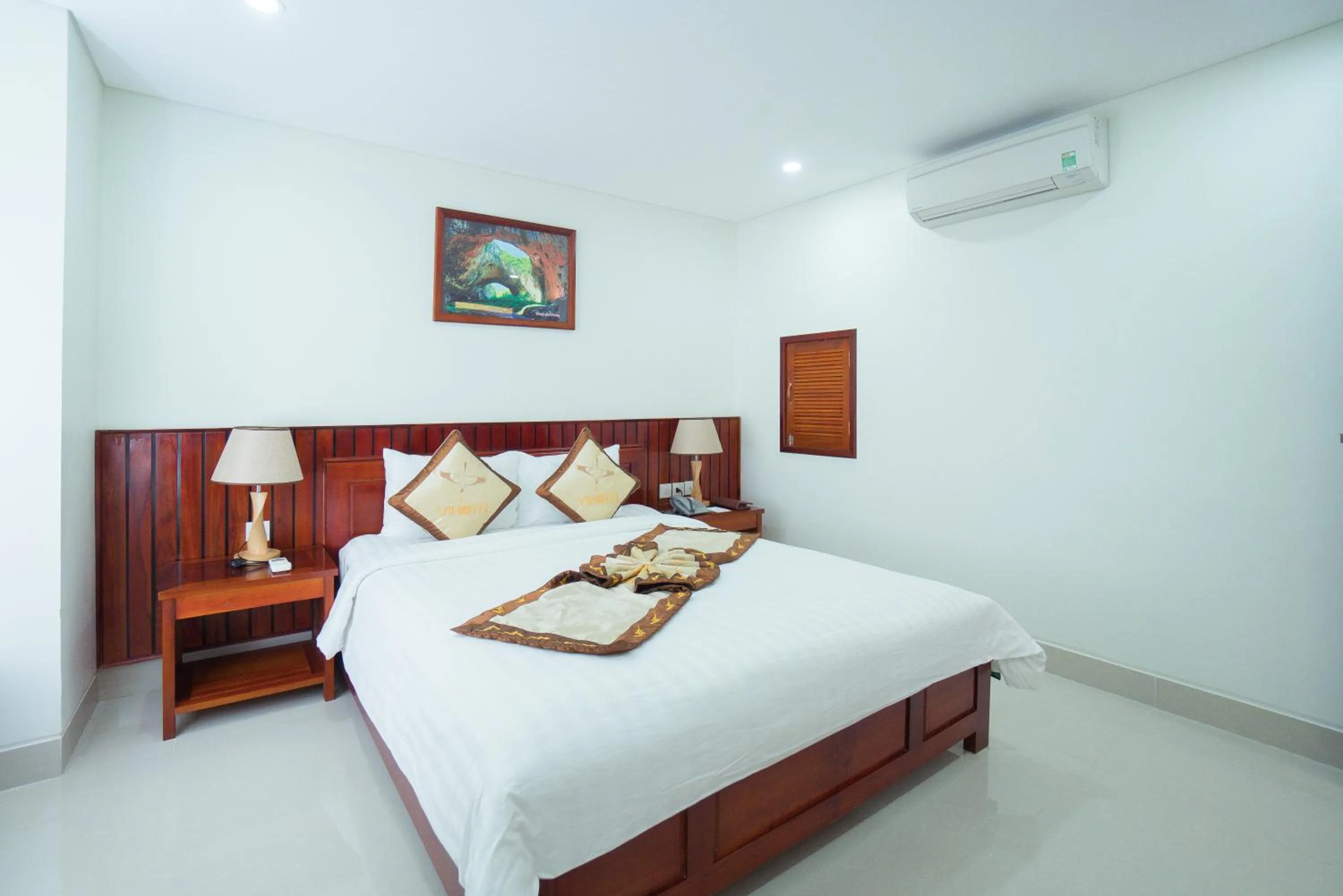 Bed in Vinh Hoang Hotel