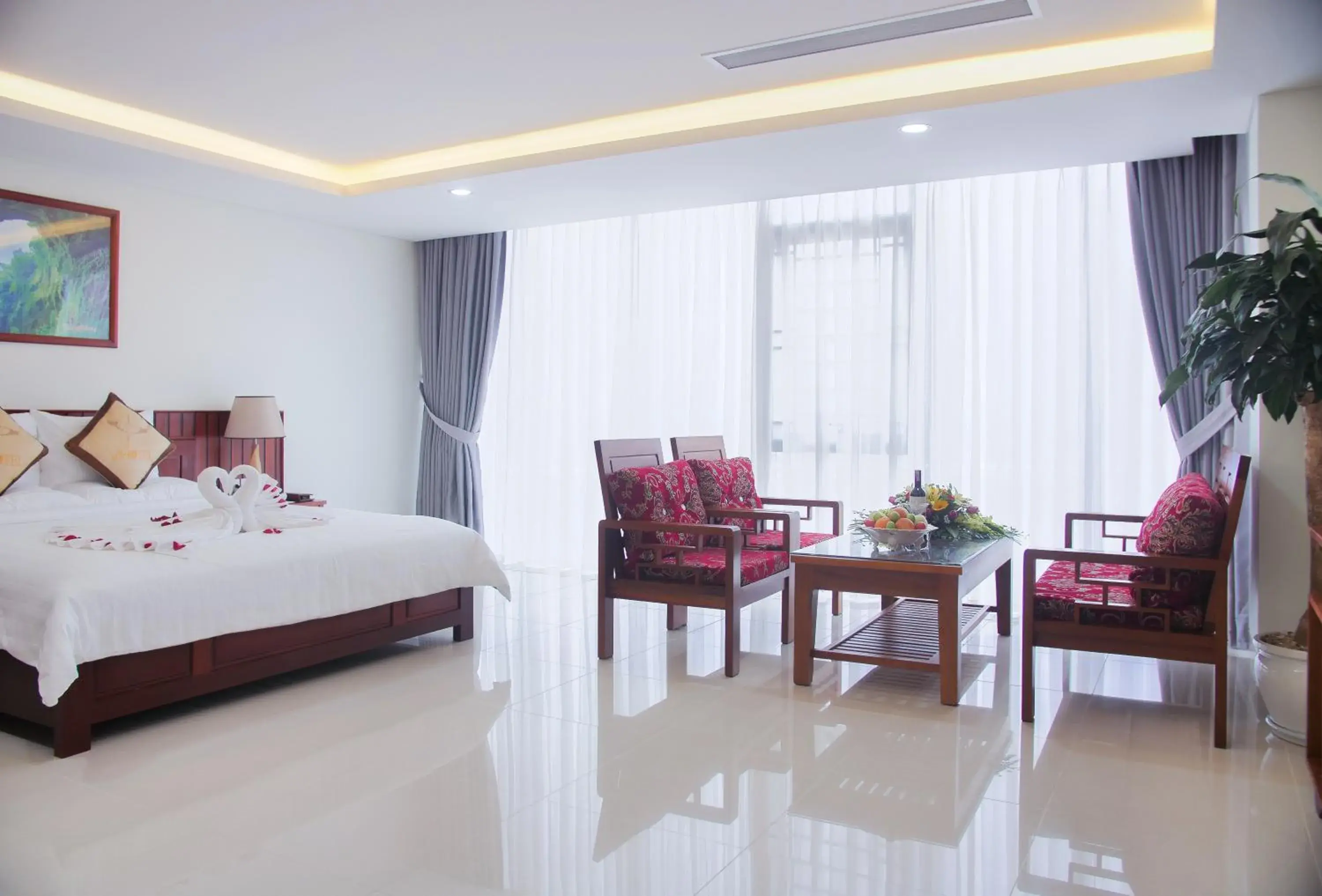 Suite with Sea View in Vinh Hoang Hotel Suite with Sea View in Vinh Hoang Hotel