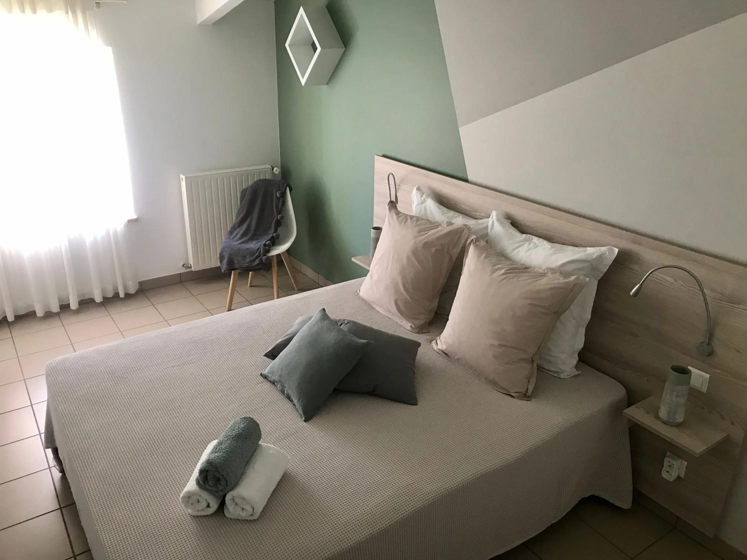 Bed in 8 Le Chiron de la Roche 85130 Chanverrie