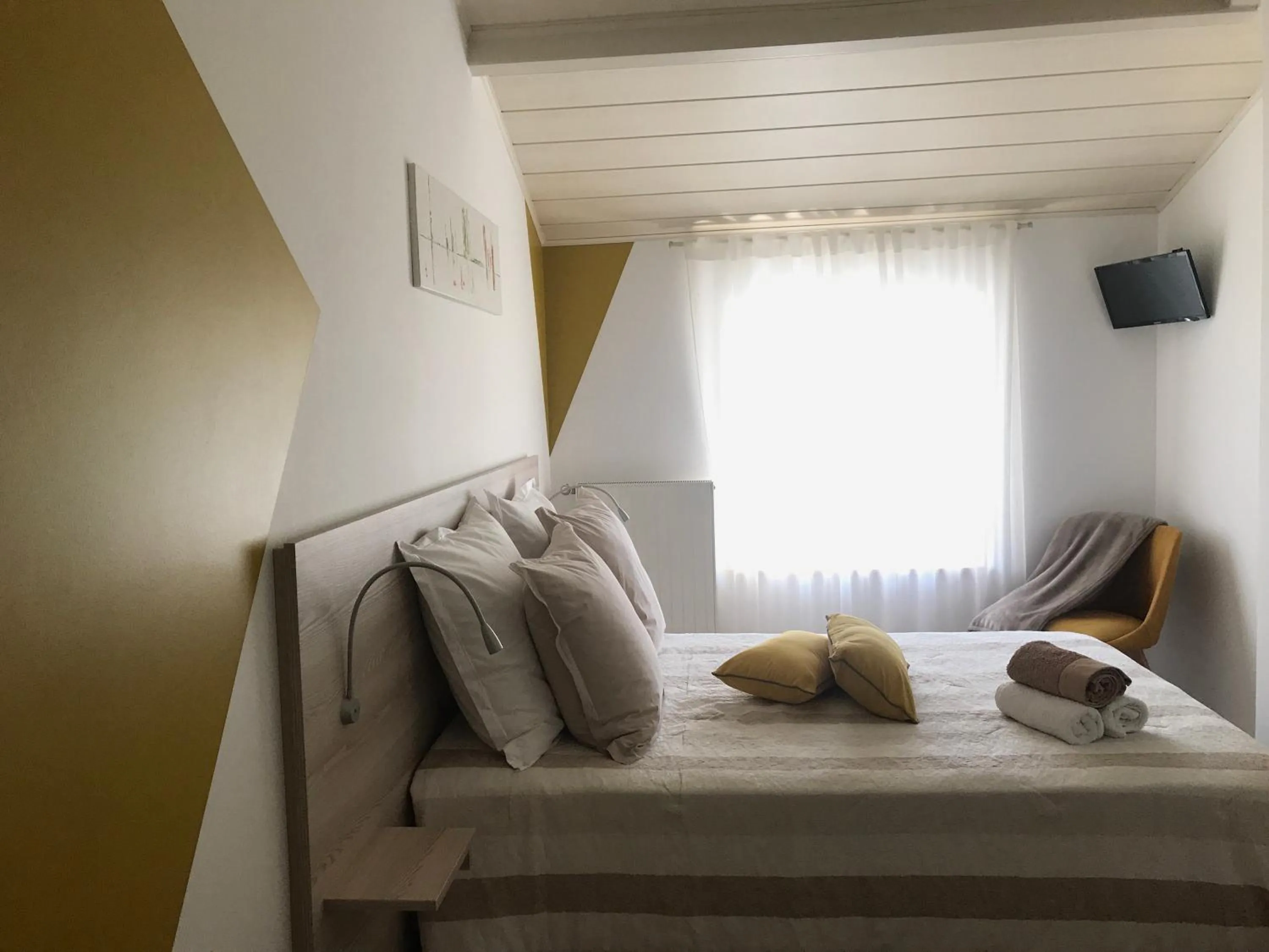 Bed in 8 Le Chiron de la Roche 85130 Chanverrie