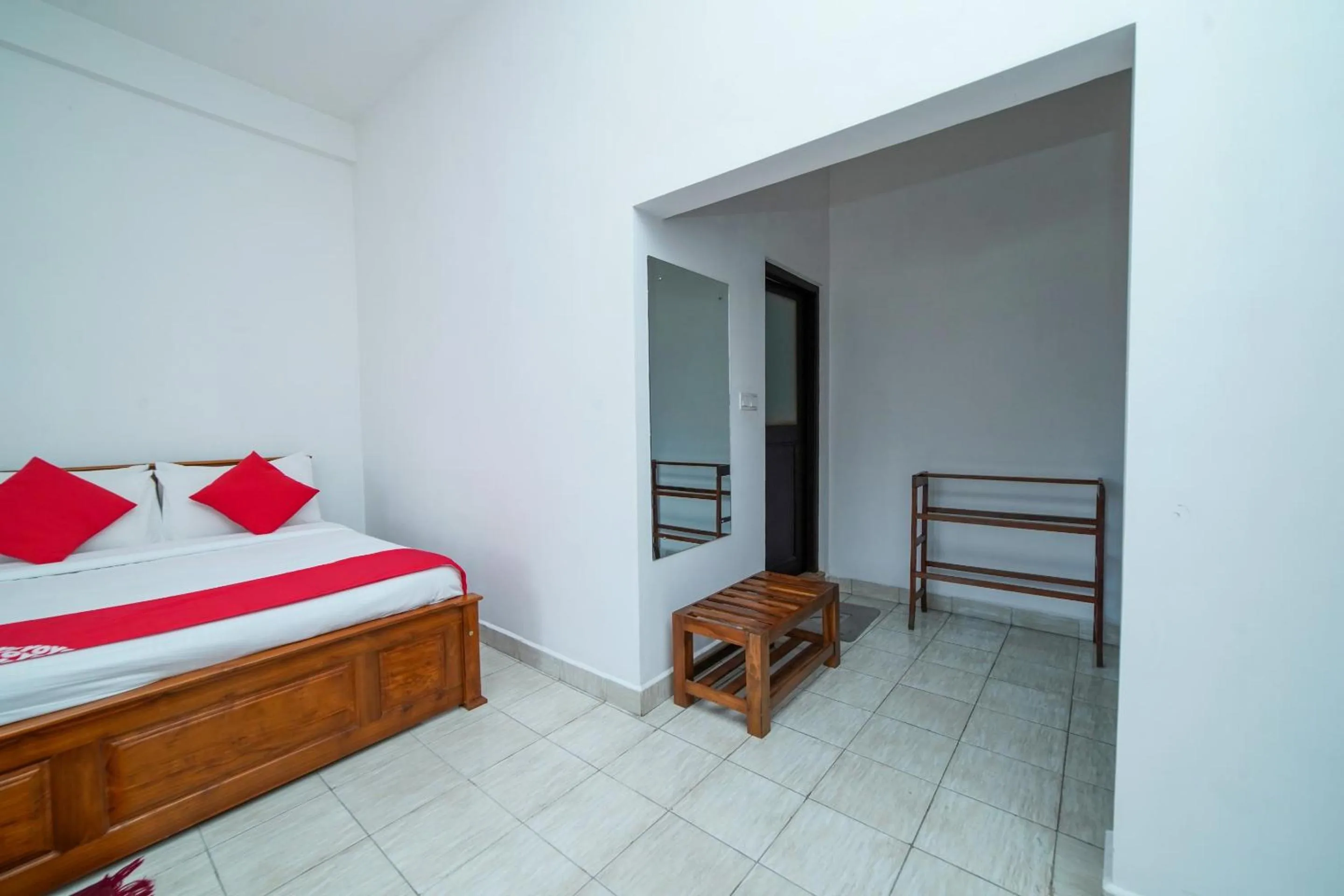 Bedroom, Bed in Dazzling Villa